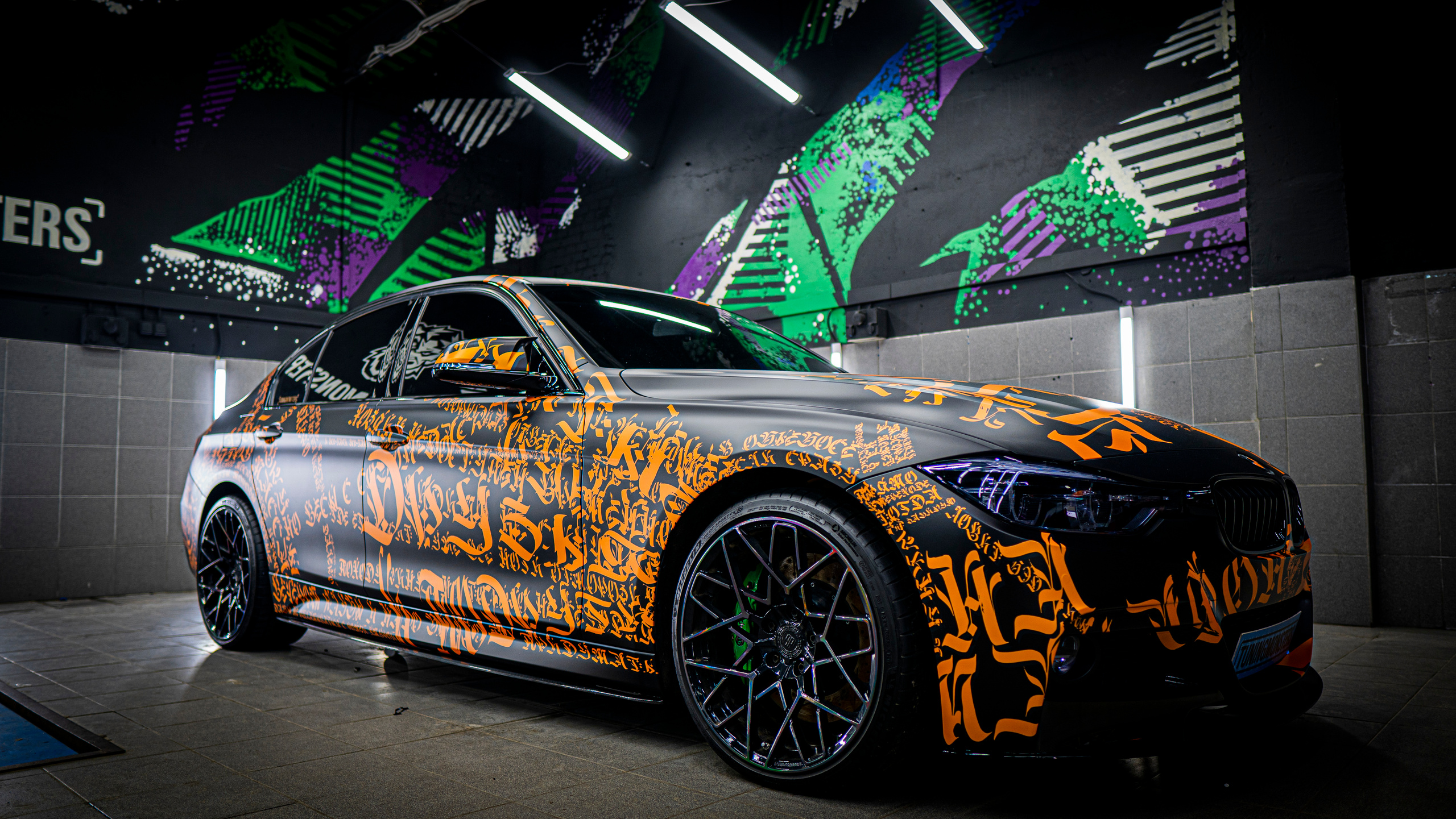 Винилография на BMW 3 F30. Студия дизайна и оклейки авто Barmaley Design