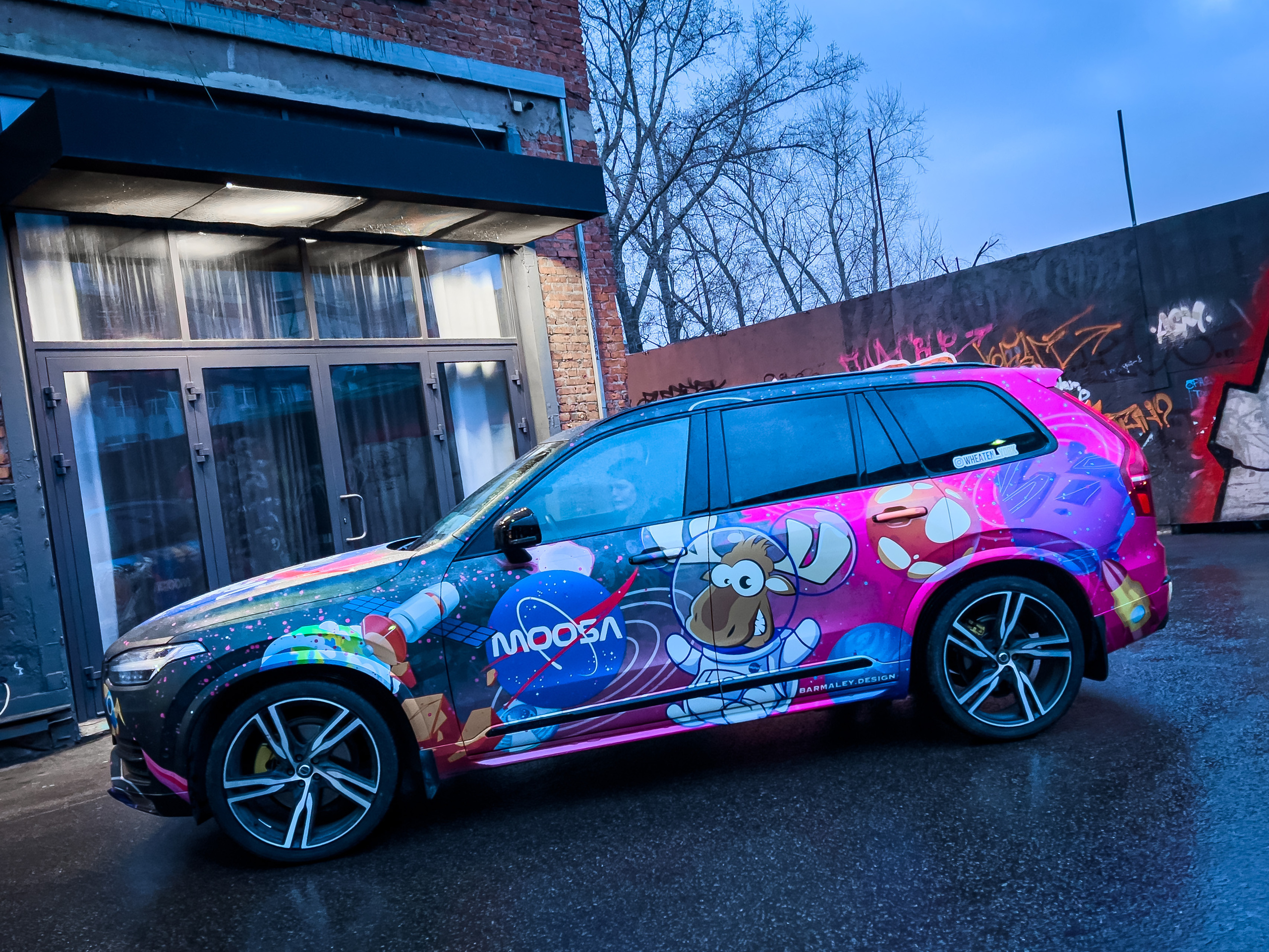 Винилография на Volvo XC90. Студия дизайна и оклейки авто Barmaley Design