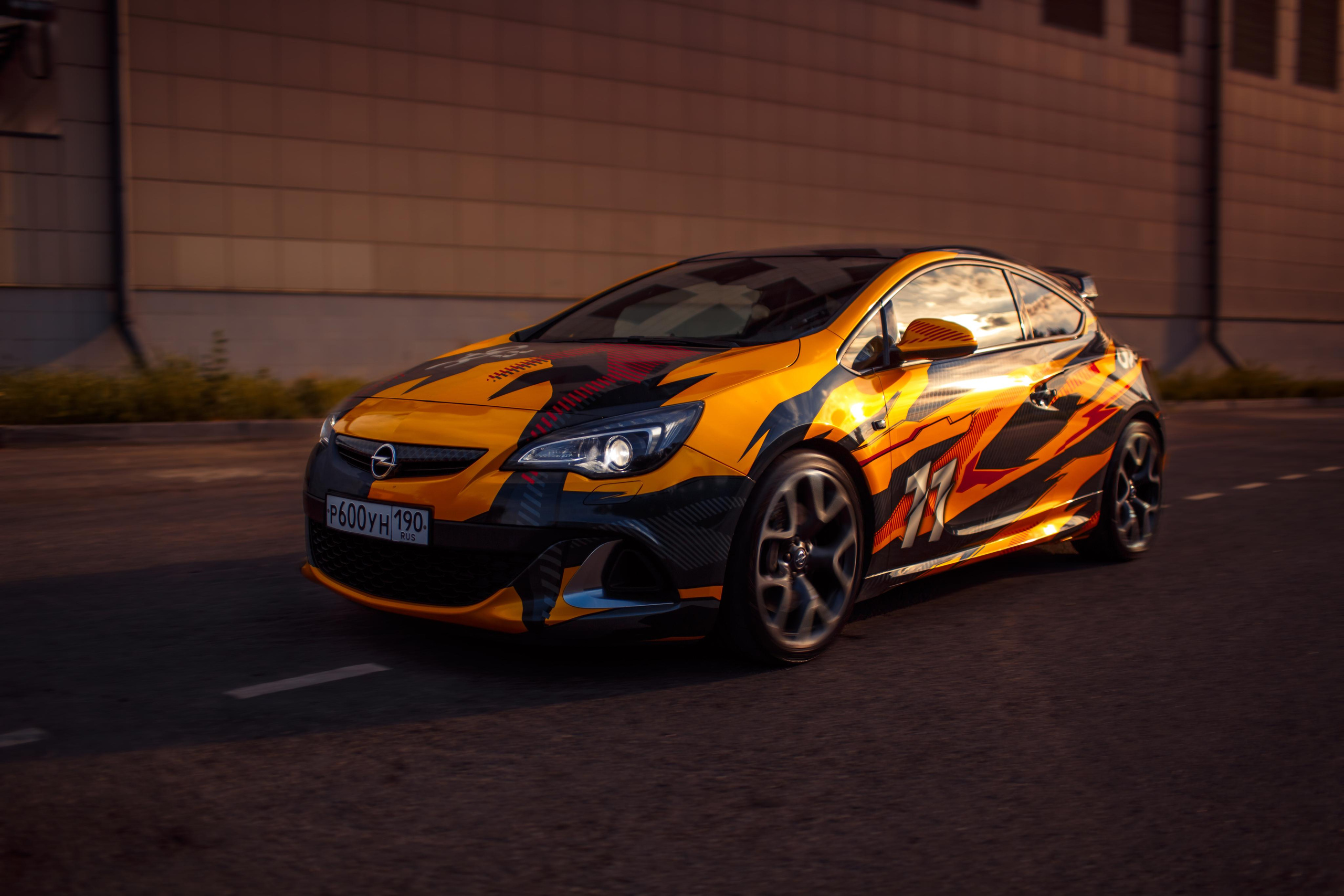 Винилография на Opel Astra OPC. Студия дизайна и оклейки авто Barmaley Design