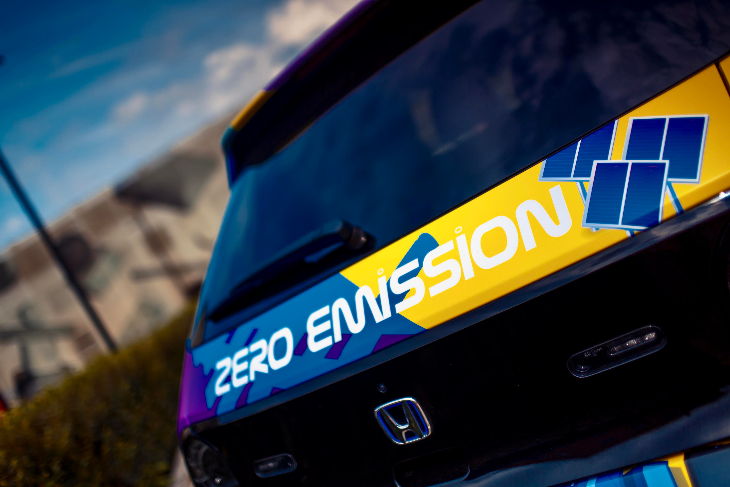 Винилография на Honda E. Студия дизайна и оклейки авто Barmaley Design