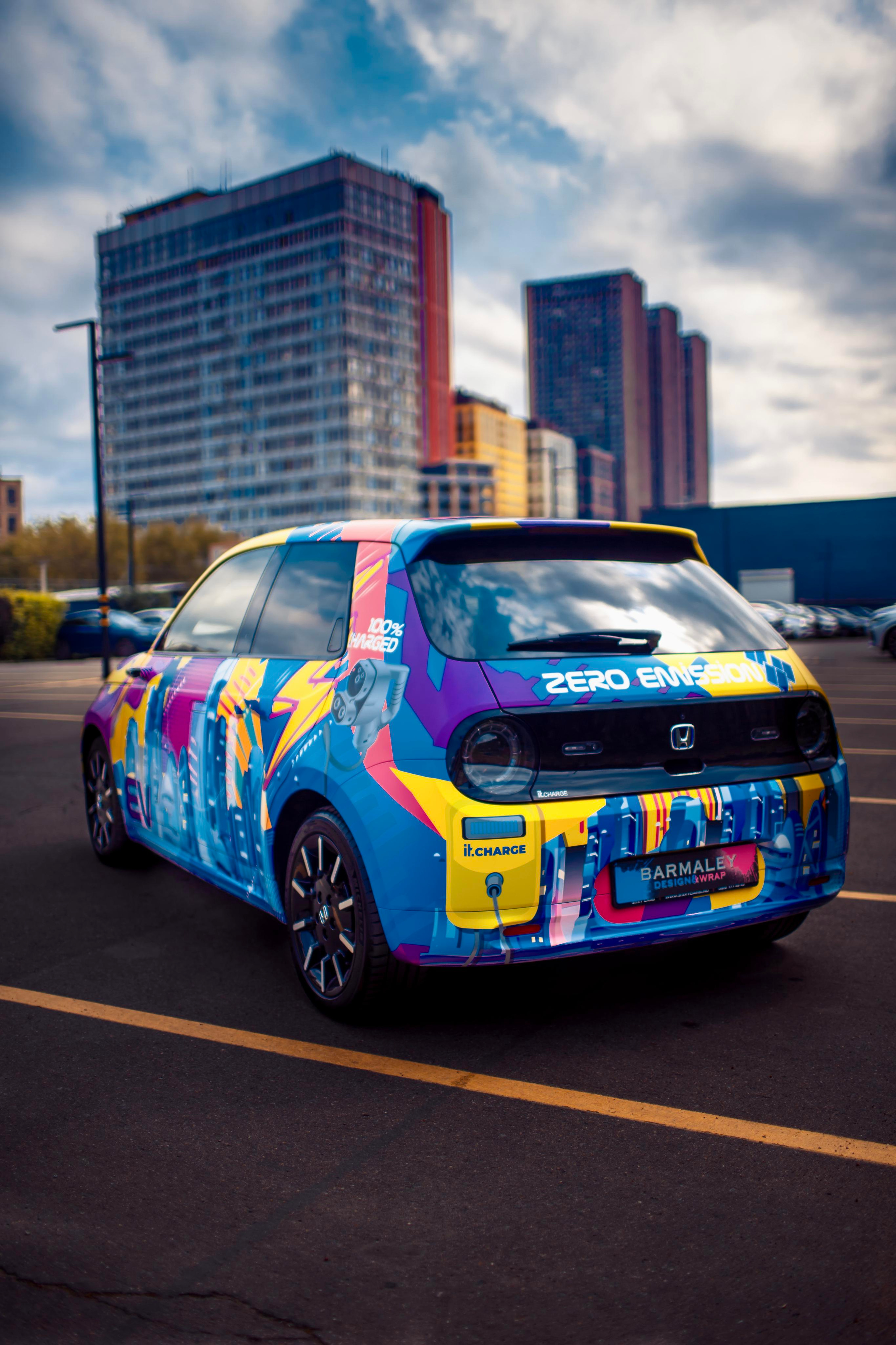 Винилография на Honda E. Студия дизайна и оклейки авто Barmaley Design