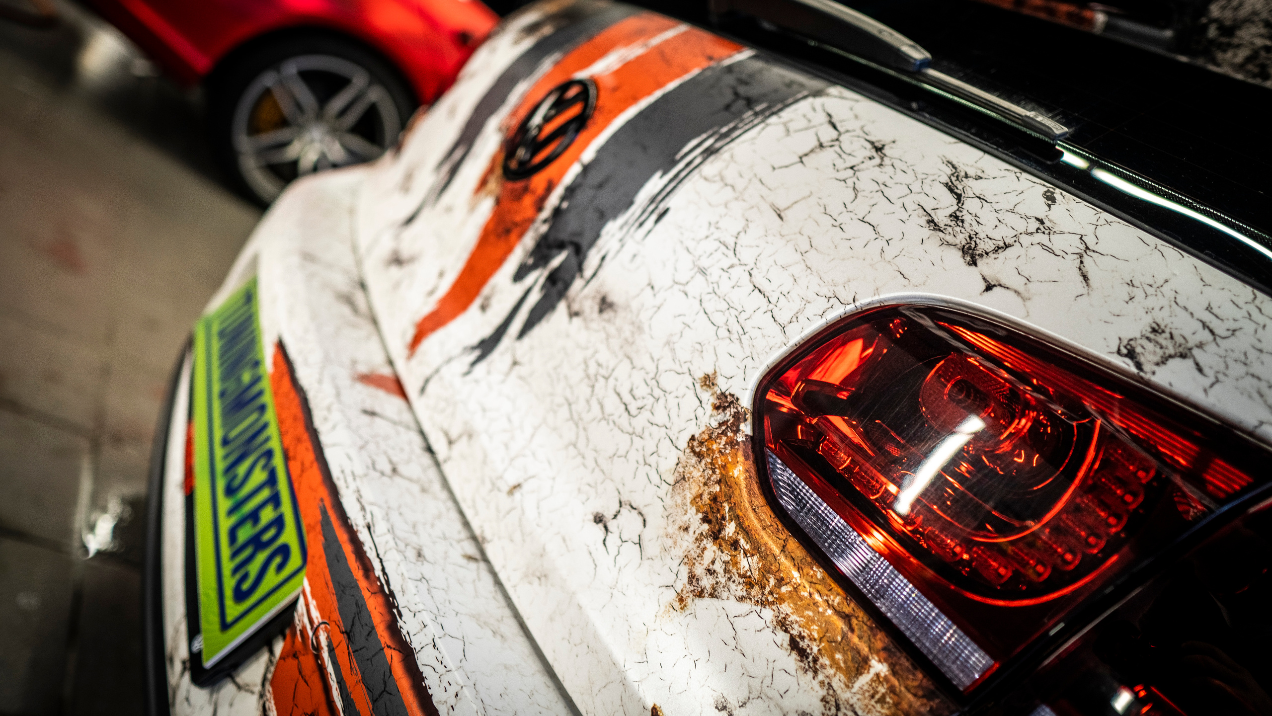 Винилография на VolksWagen Golf GTI. Студия дизайна и оклейки авто Barmaley Design