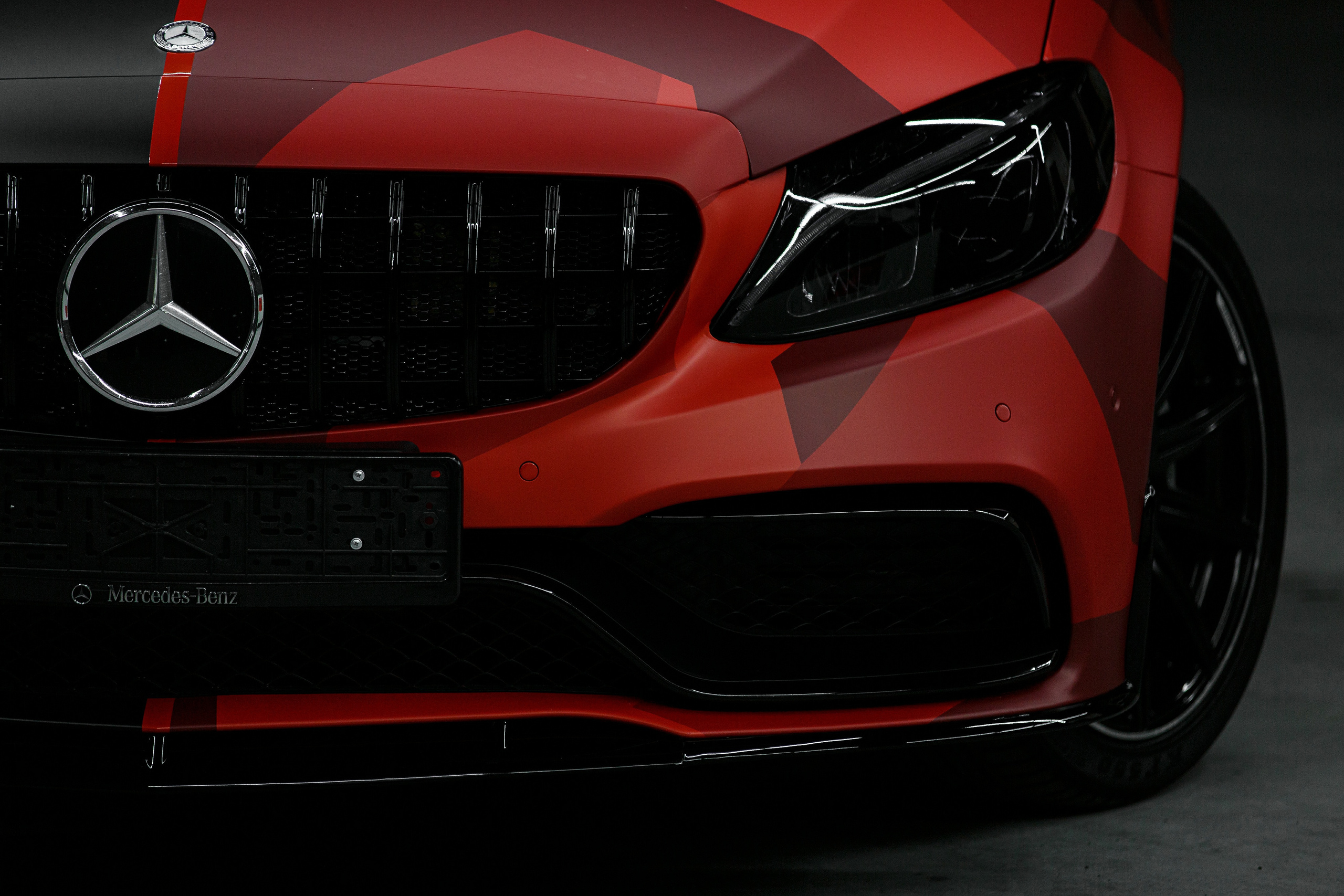 Винилография на Mercedes Benz C. Студия дизайна и оклейки авто Barmaley Design