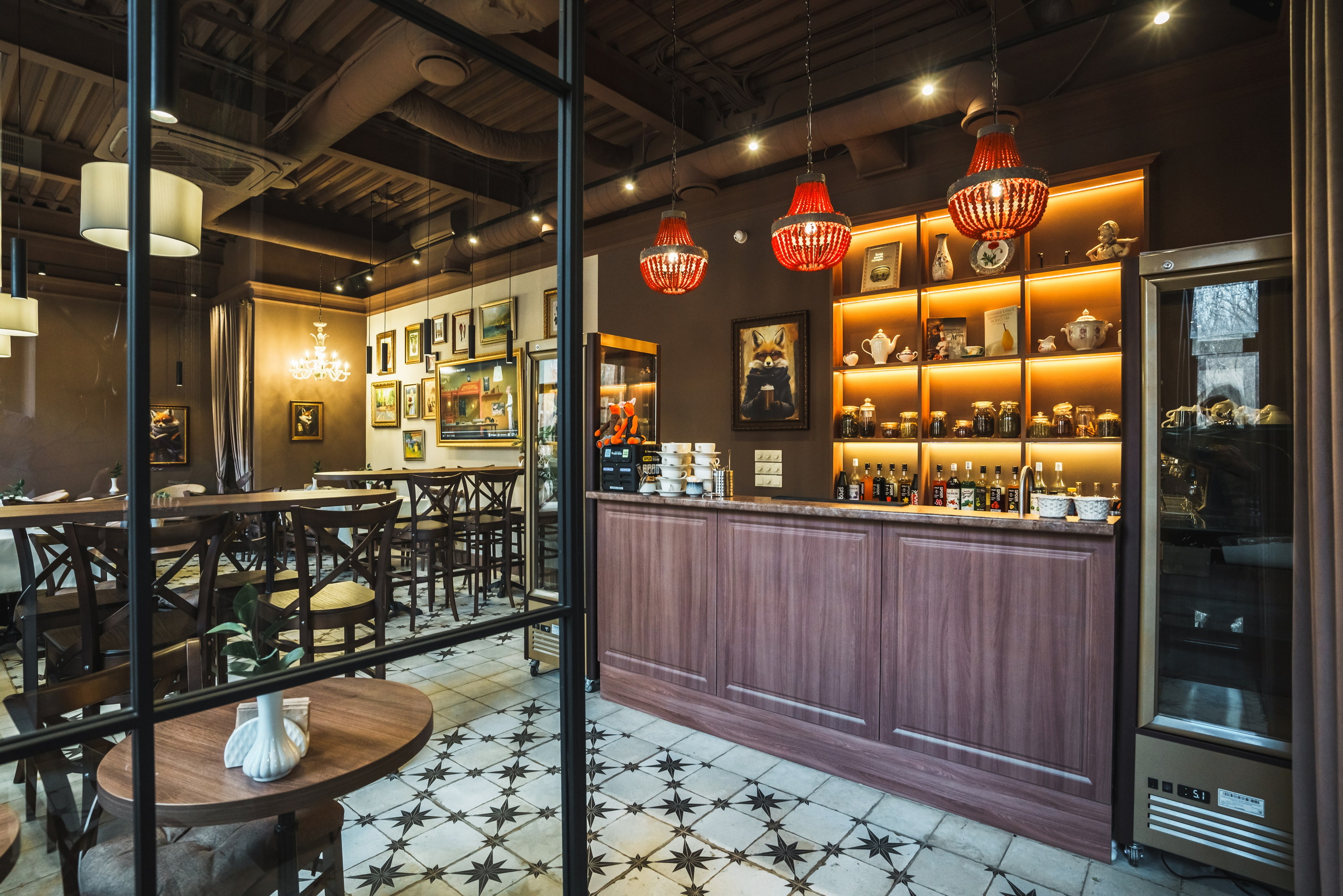 Кафе «Лисы, спички, два стола». Фотограф Казань