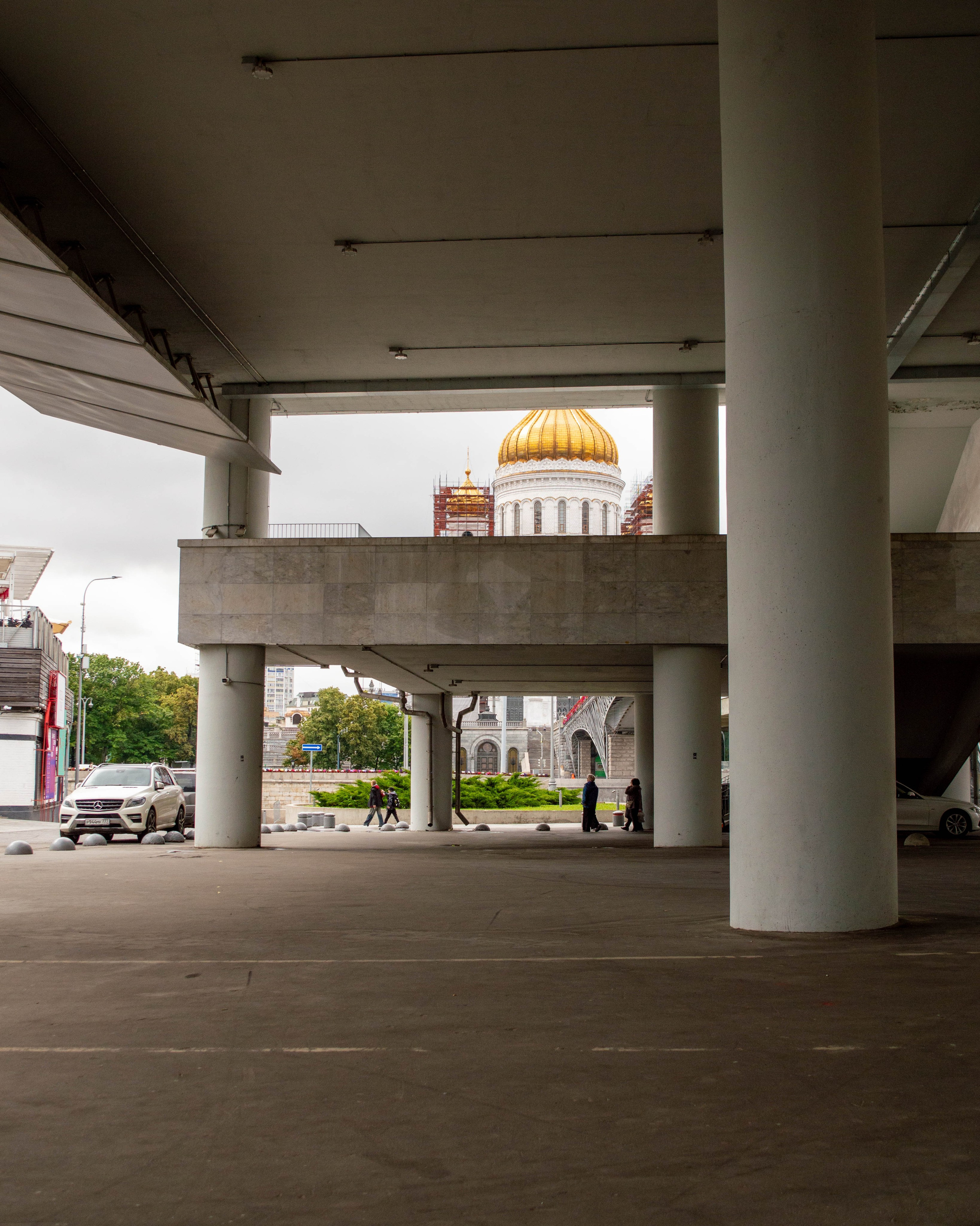 Многослойность городского пространства. Фотограф Анастасия Лощакова в Москве