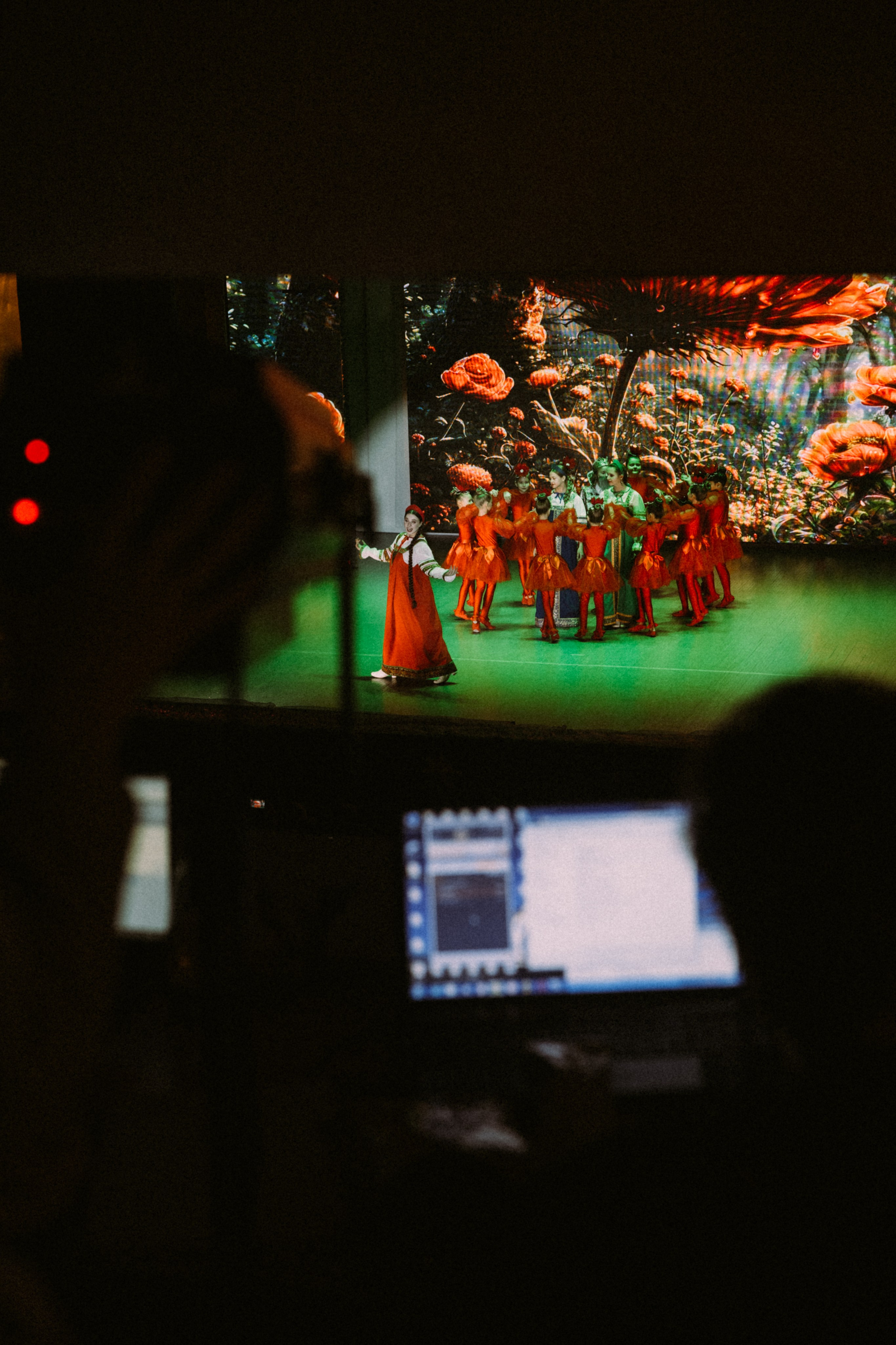 Репортажная фотосъемка спектакля «Аленький цветочек»