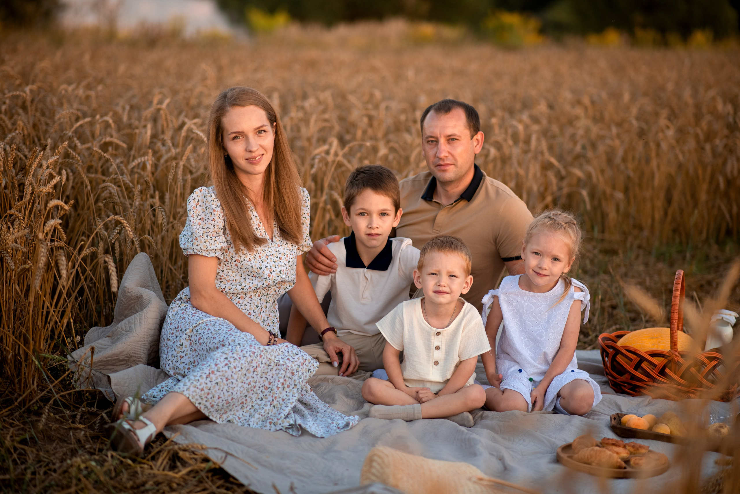 Семейная фотосессия в пшеничном поле. Семейный и детский фотограф в Туле Светлана Воронкова