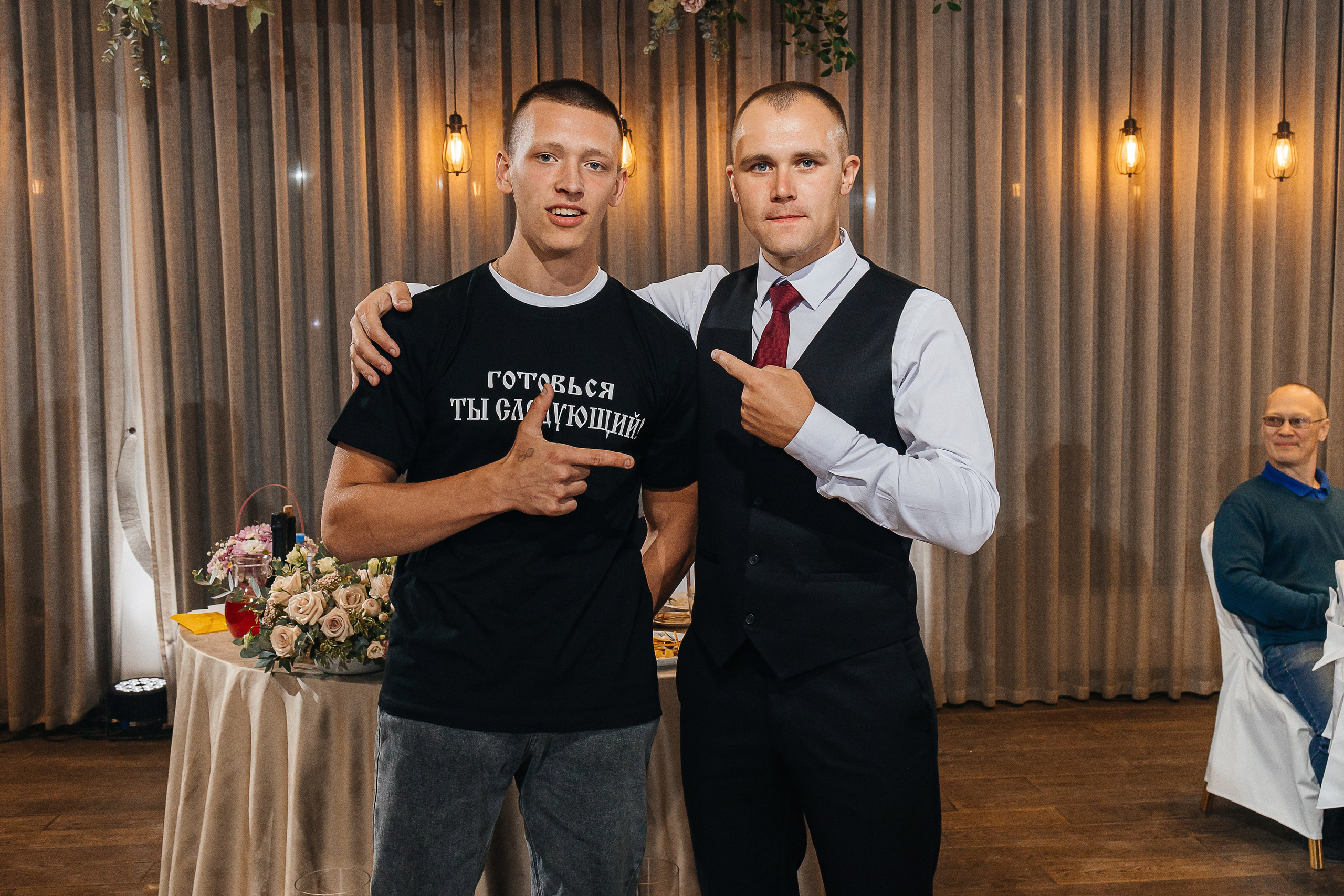 Волшебное утро невесты в номере отеля. Олег Сверчков | Свадебный фотограф Вологда