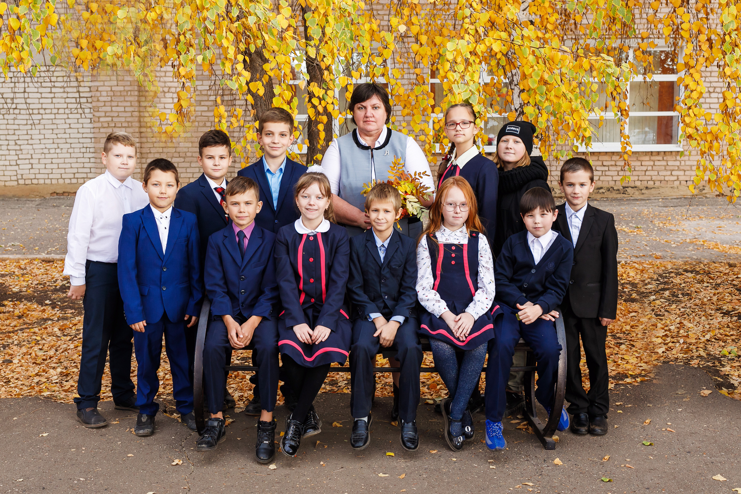 Выпускной альбом для 9-11 классов. Свадебный и семейный фотограф в Оренбурге Ильяна Тукжанова