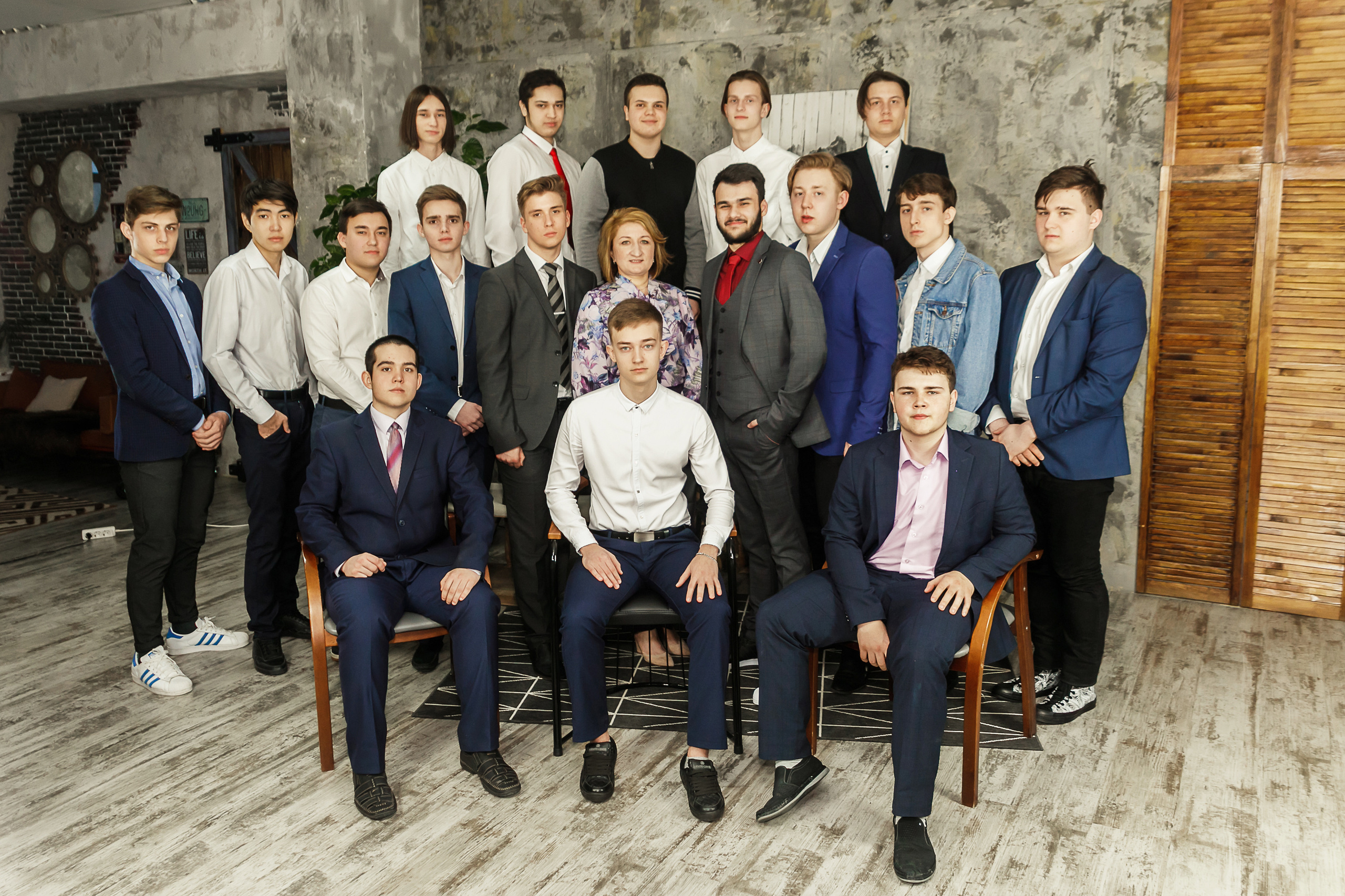 Выпускной альбом для 9-11 классов. Свадебный и семейный фотограф в Оренбурге Ильяна Тукжанова