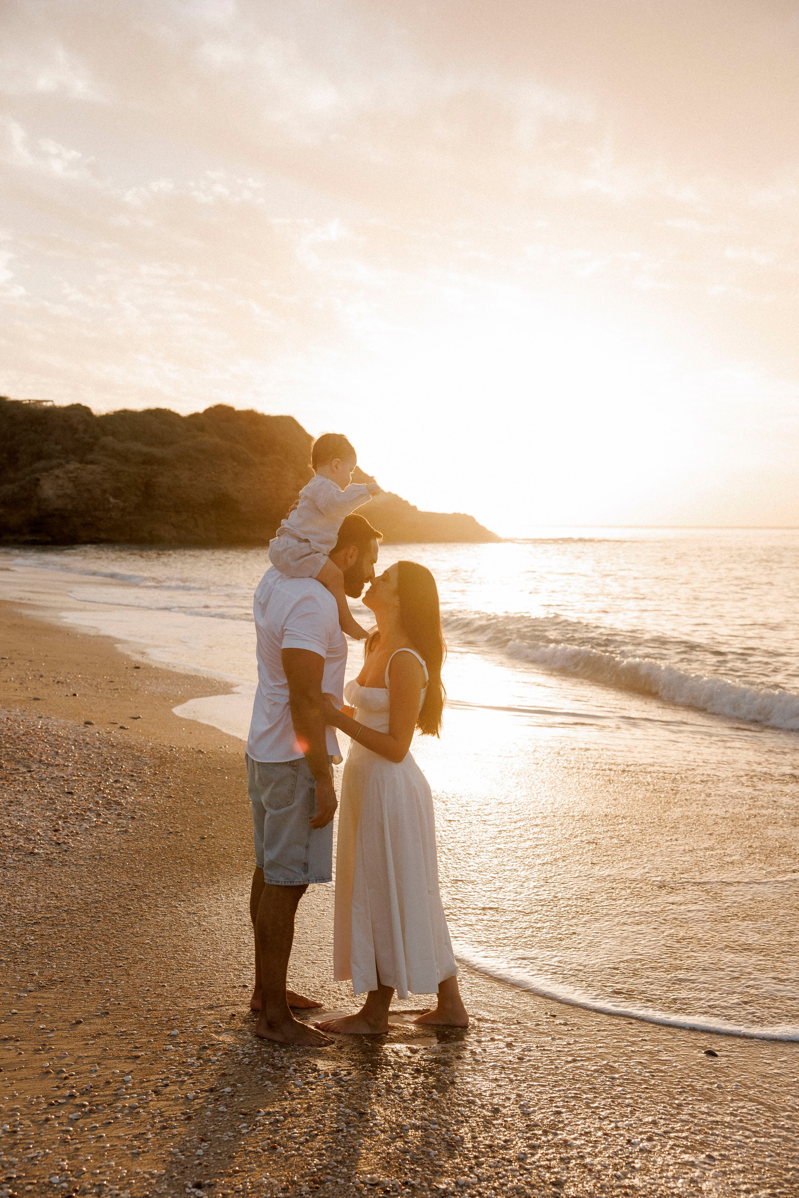 First year family photos near the sea. Главная