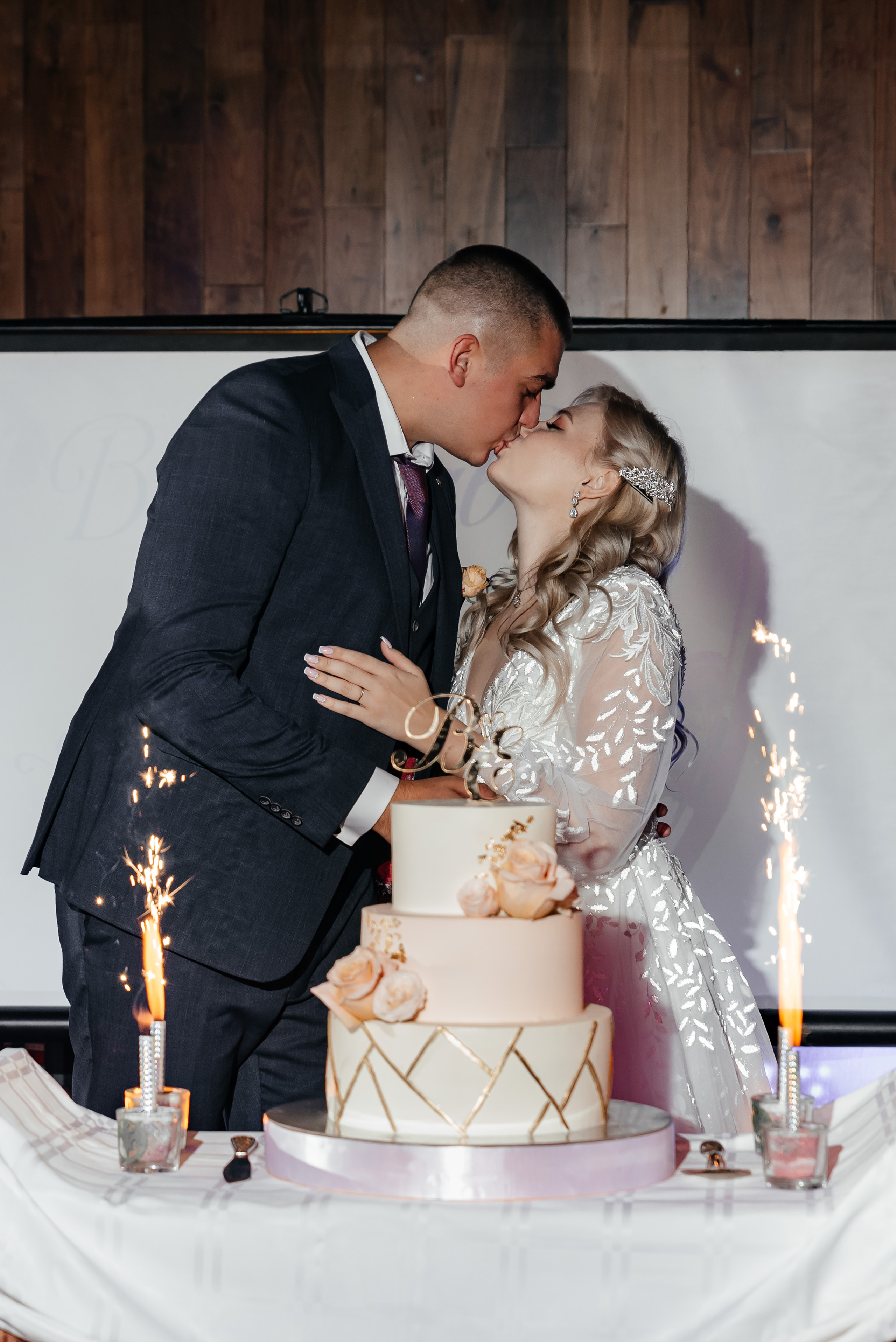 Плясала даже люстра :). Свадебный фотограф Москва — Юлия Фоменко — профессиональный фотограф