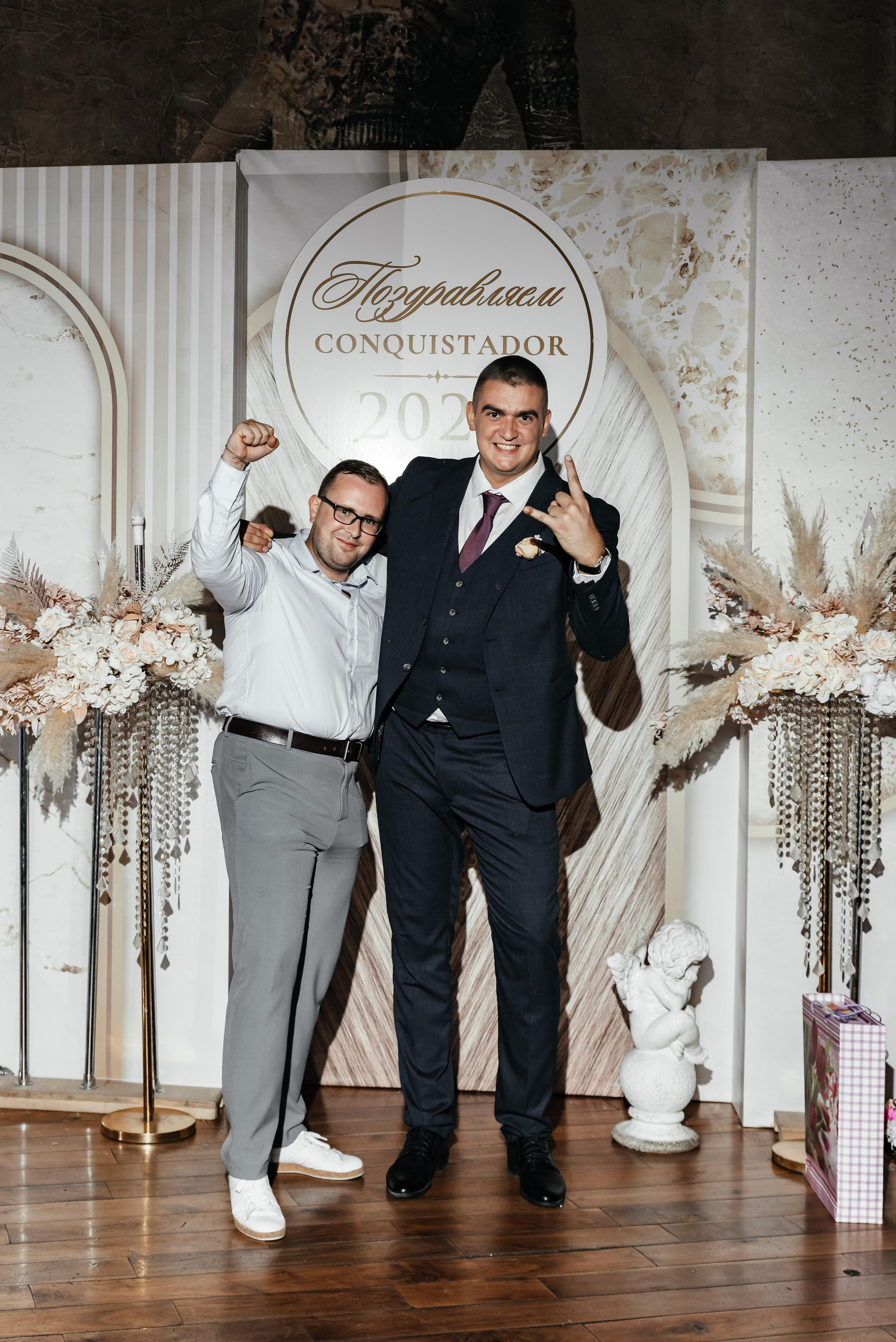 Плясала даже люстра :). Свадебный фотограф Москва — Юлия Фоменко — профессиональный фотограф