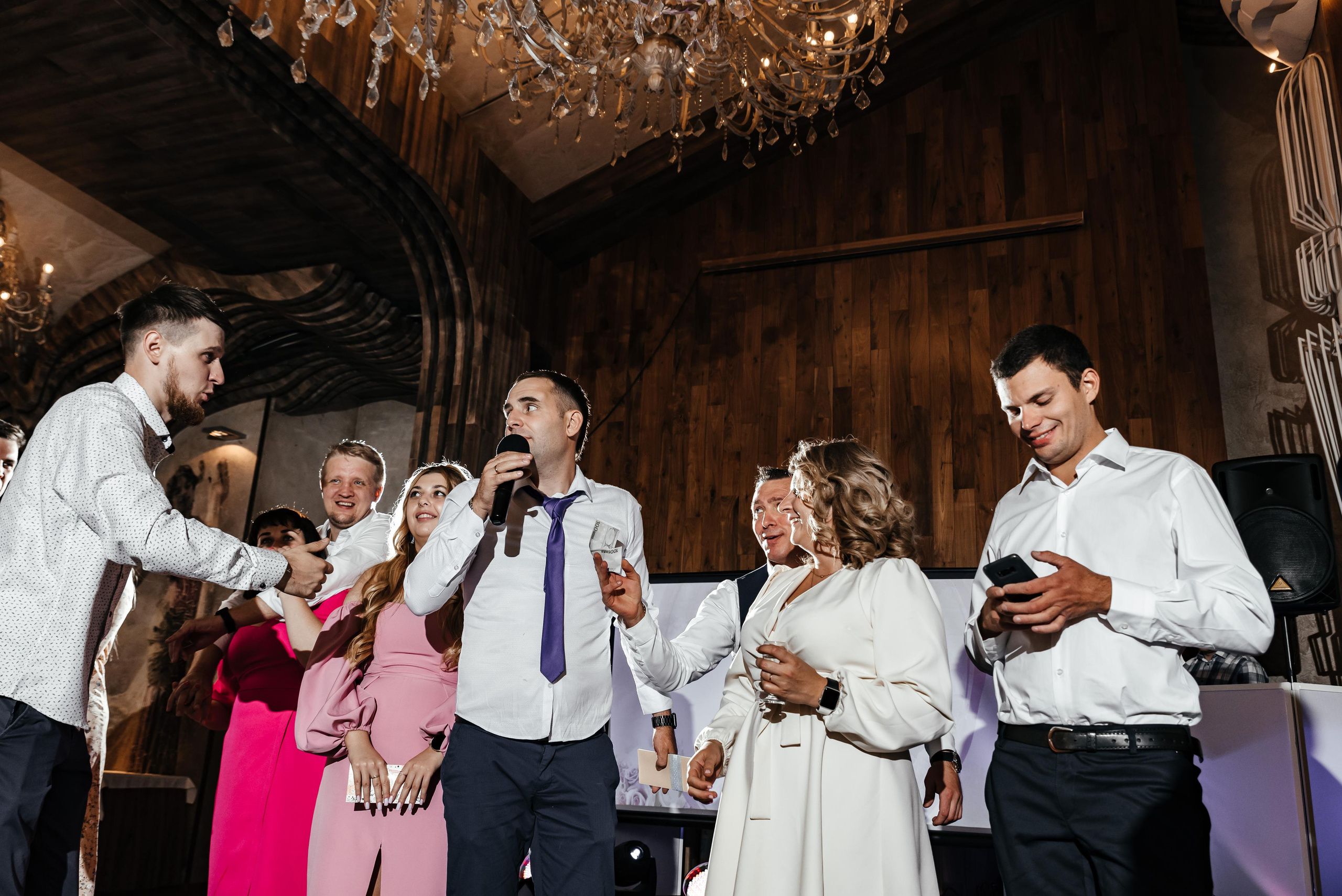 Плясала даже люстра :). Свадебный фотограф Москва — Юлия Фоменко — профессиональный фотограф