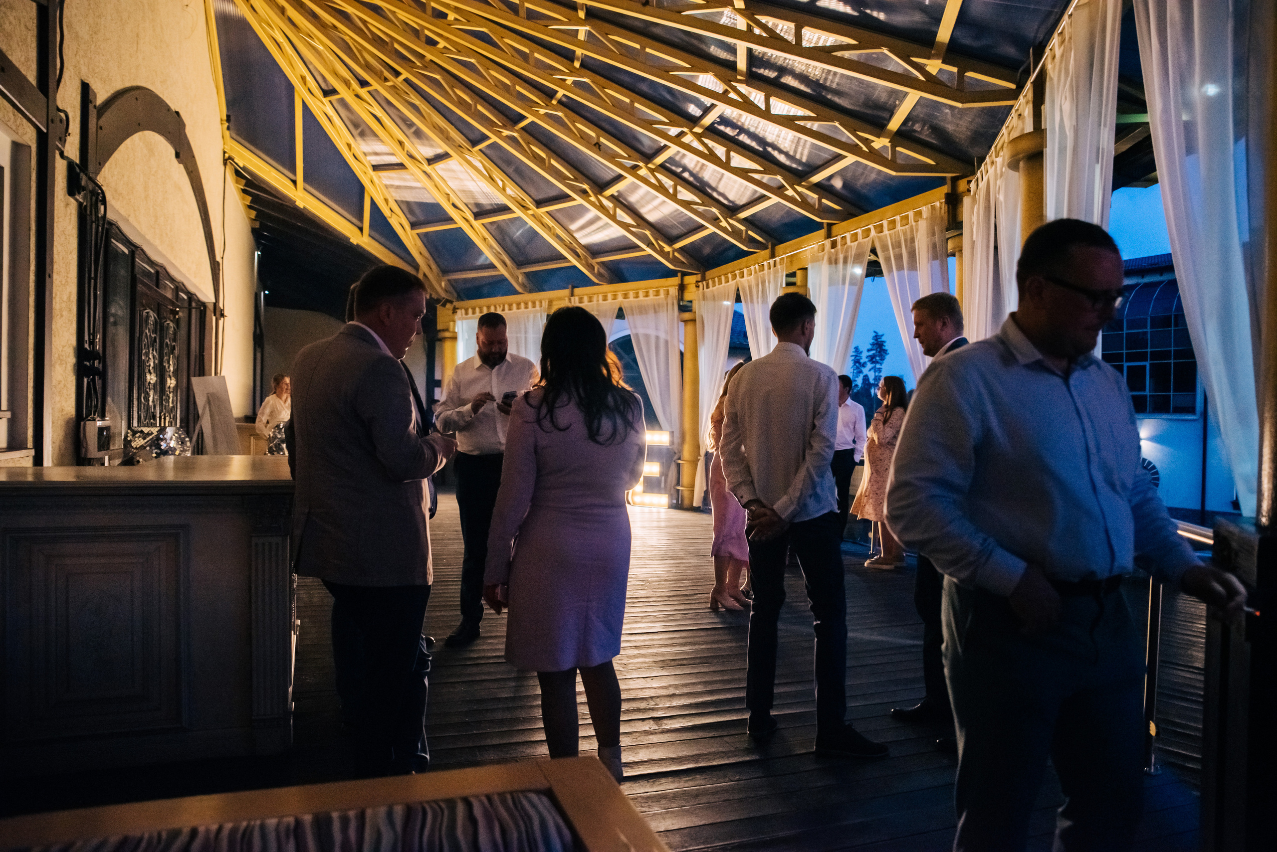 Плясала даже люстра :). Свадебный фотограф Москва — Юлия Фоменко — профессиональный фотограф