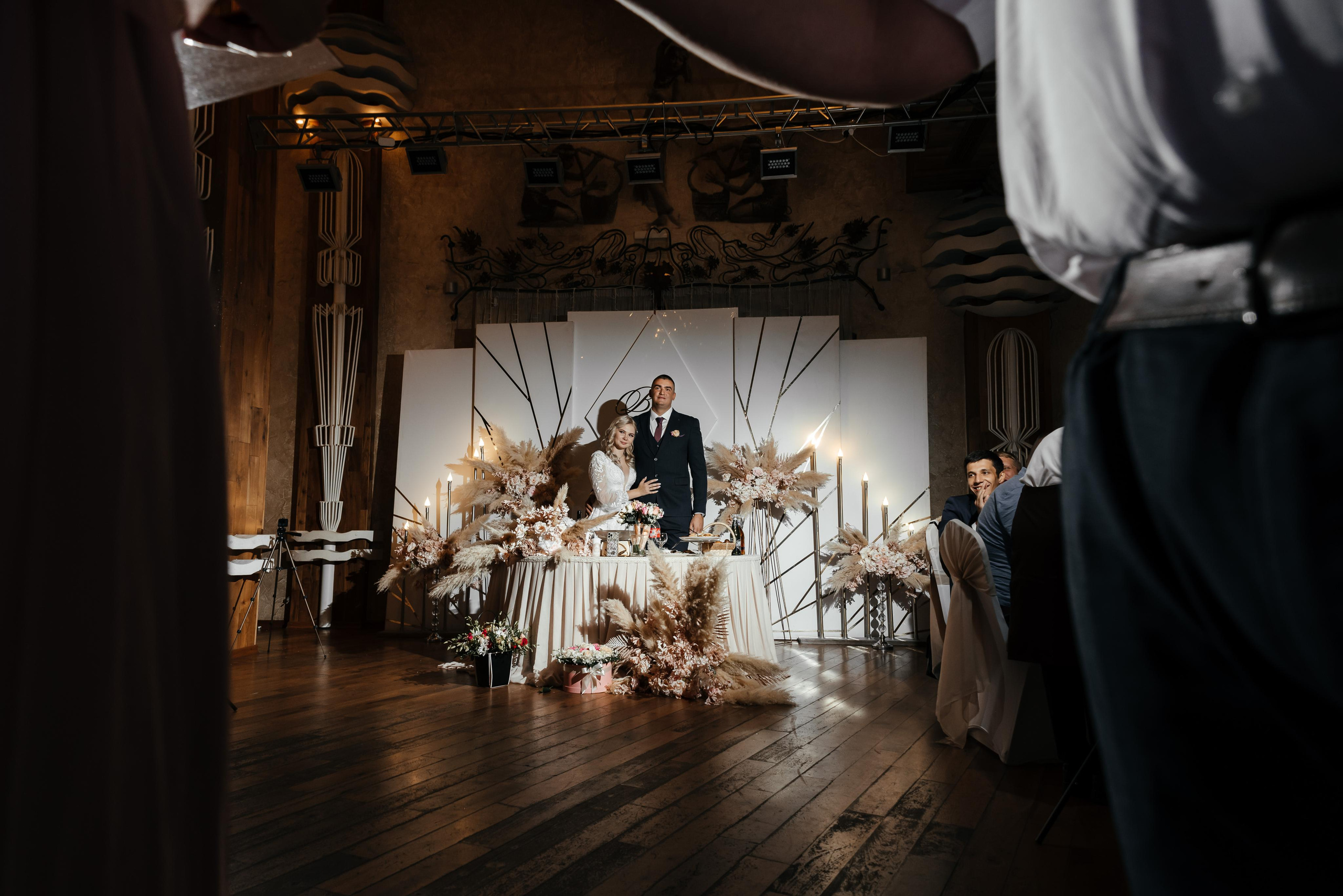 Плясала даже люстра :). Свадебный фотограф Москва — Юлия Фоменко — профессиональный фотограф