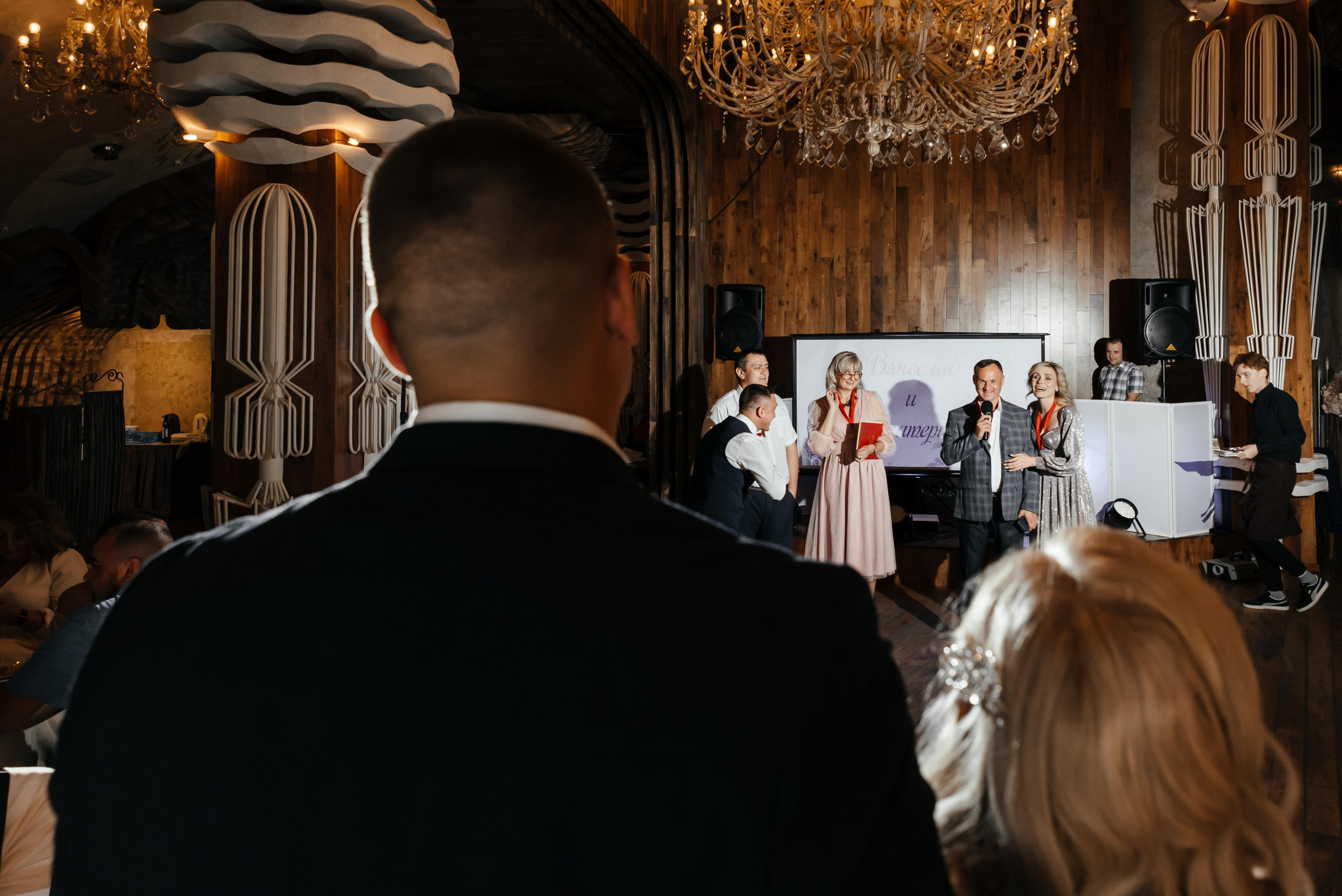 Плясала даже люстра :). Свадебный фотограф Москва — Юлия Фоменко — профессиональный фотограф