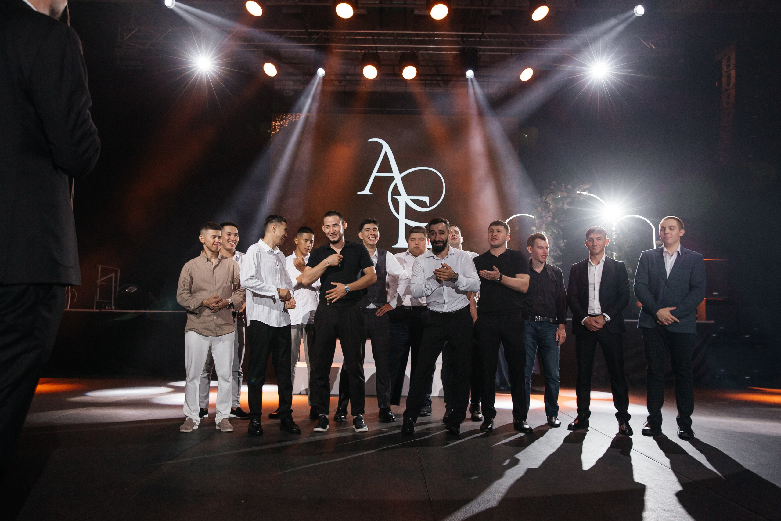 Уютная свадьба — Аскар и Катя на Марсовом поле. Свадебный фотограф в Оренбурге Илья Володьков