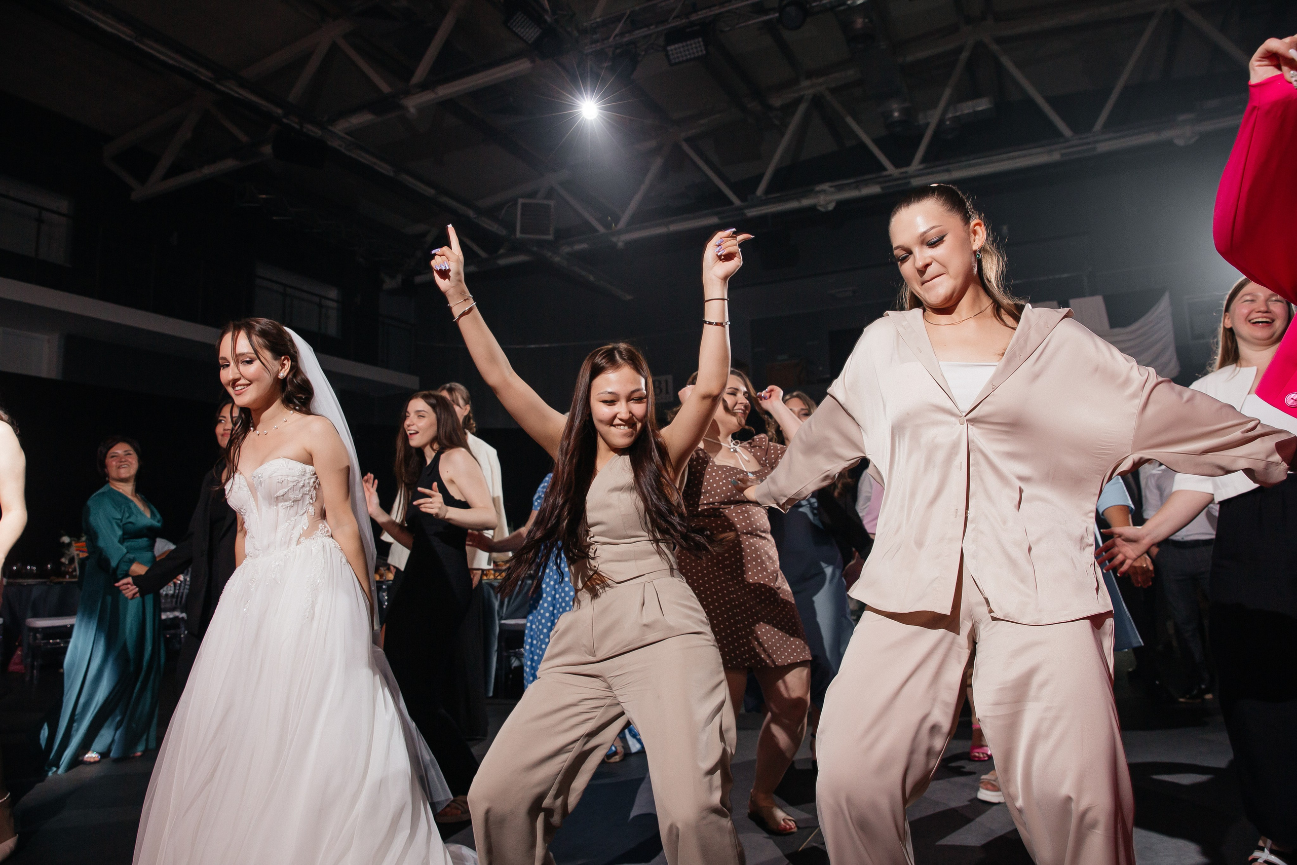 Уютная свадьба — Аскар и Катя на Марсовом поле. Свадебный фотограф в Оренбурге Илья Володьков