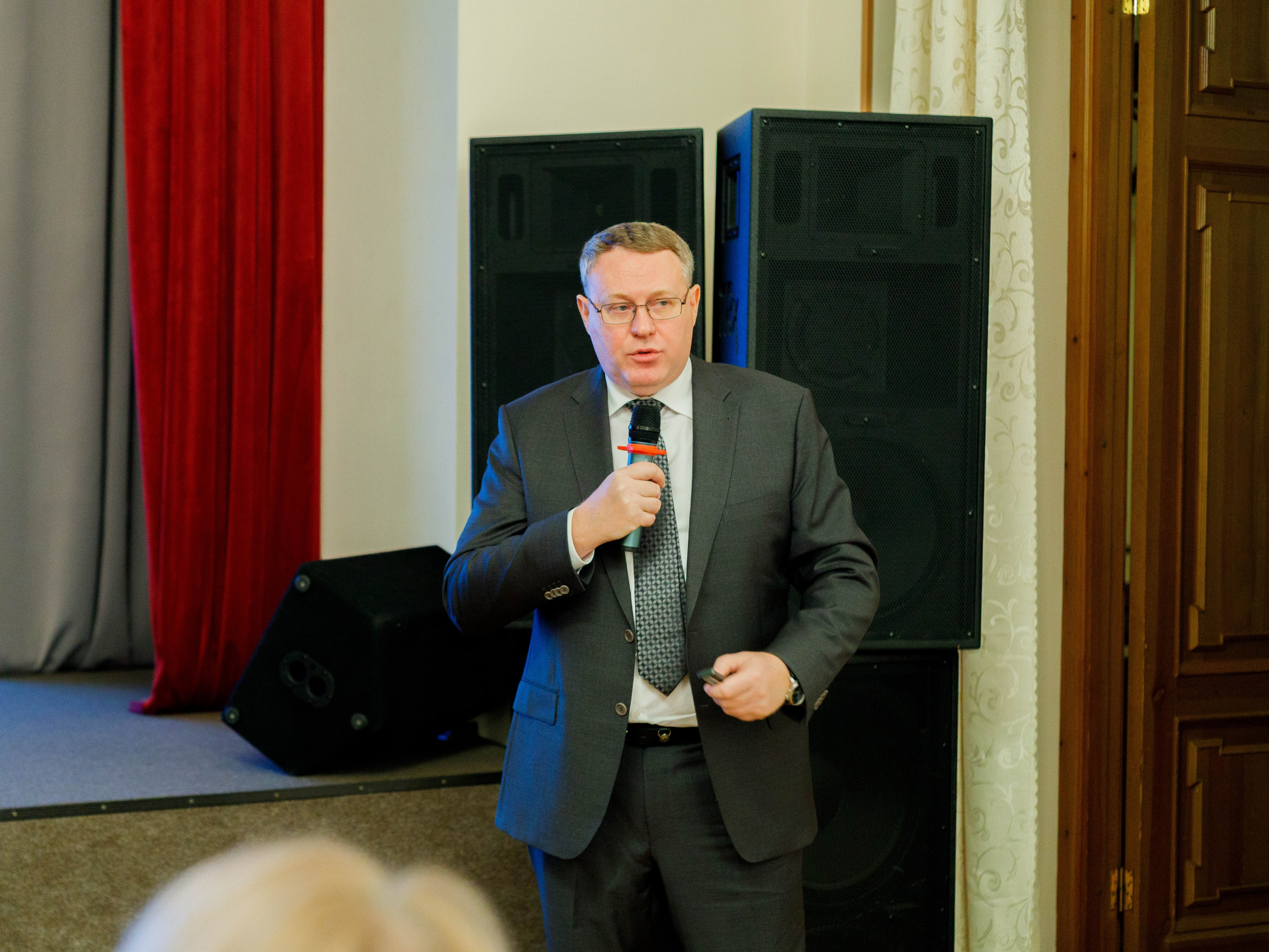 Сессия с профессорами. Дом Учёных 25.10.25. Репортажный фотограф в Новосибирске Алена Помазунова