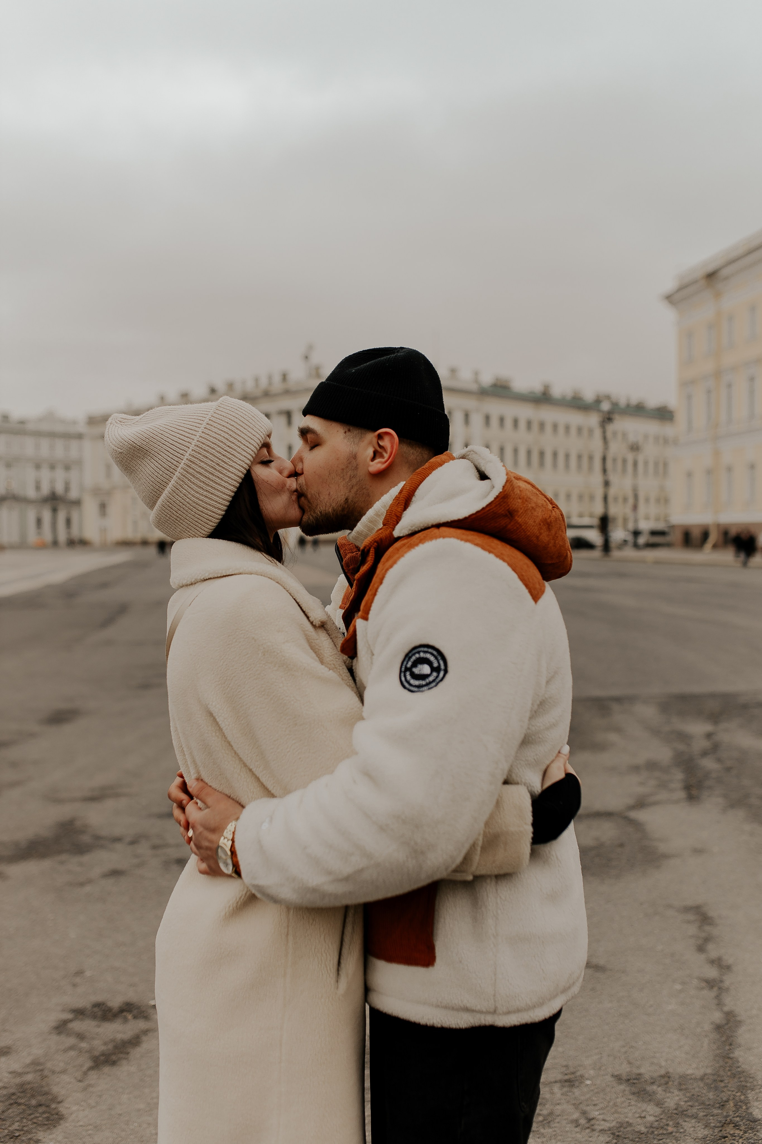 Lovestory на дворцовой площади. Фотограф в Санкт-Петербурге Лиза Семченкова