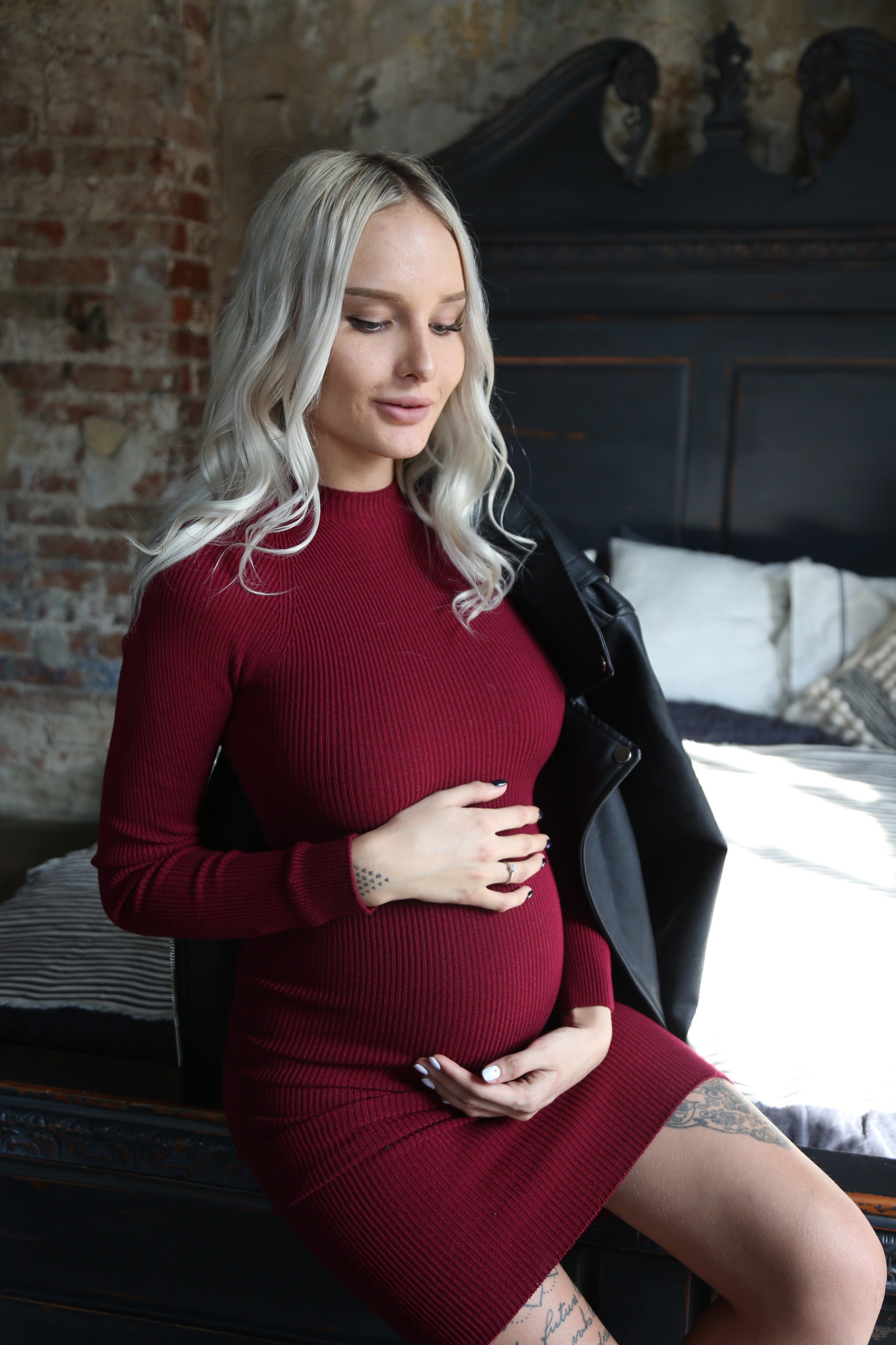 Беременность. Фотосессия в студии в Москве от профессионального фотографа услуги по доступным ценам