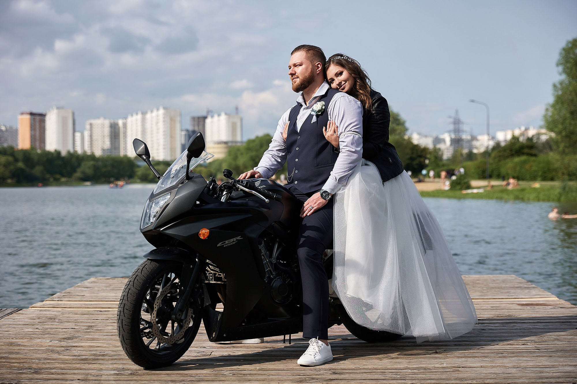 Прогулка, фотосессия жениха и невесты. Свадебная съемка. Фотограф в Москве Валерий Боцман