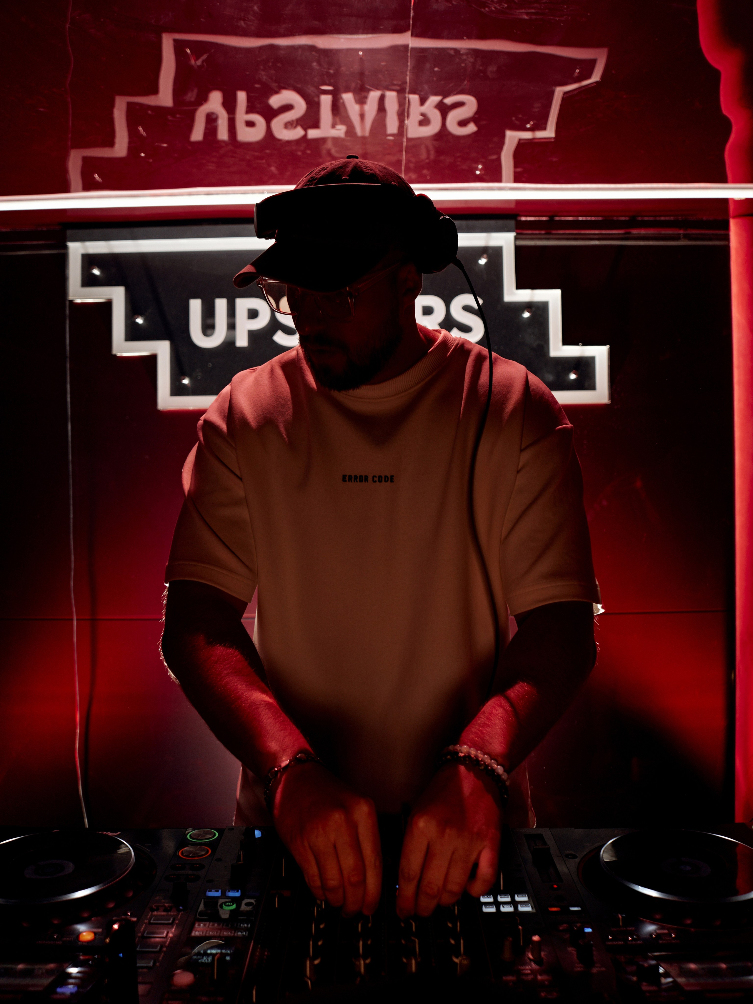 CLUB. NOIZOMAX Художественный фотограф в Дубай