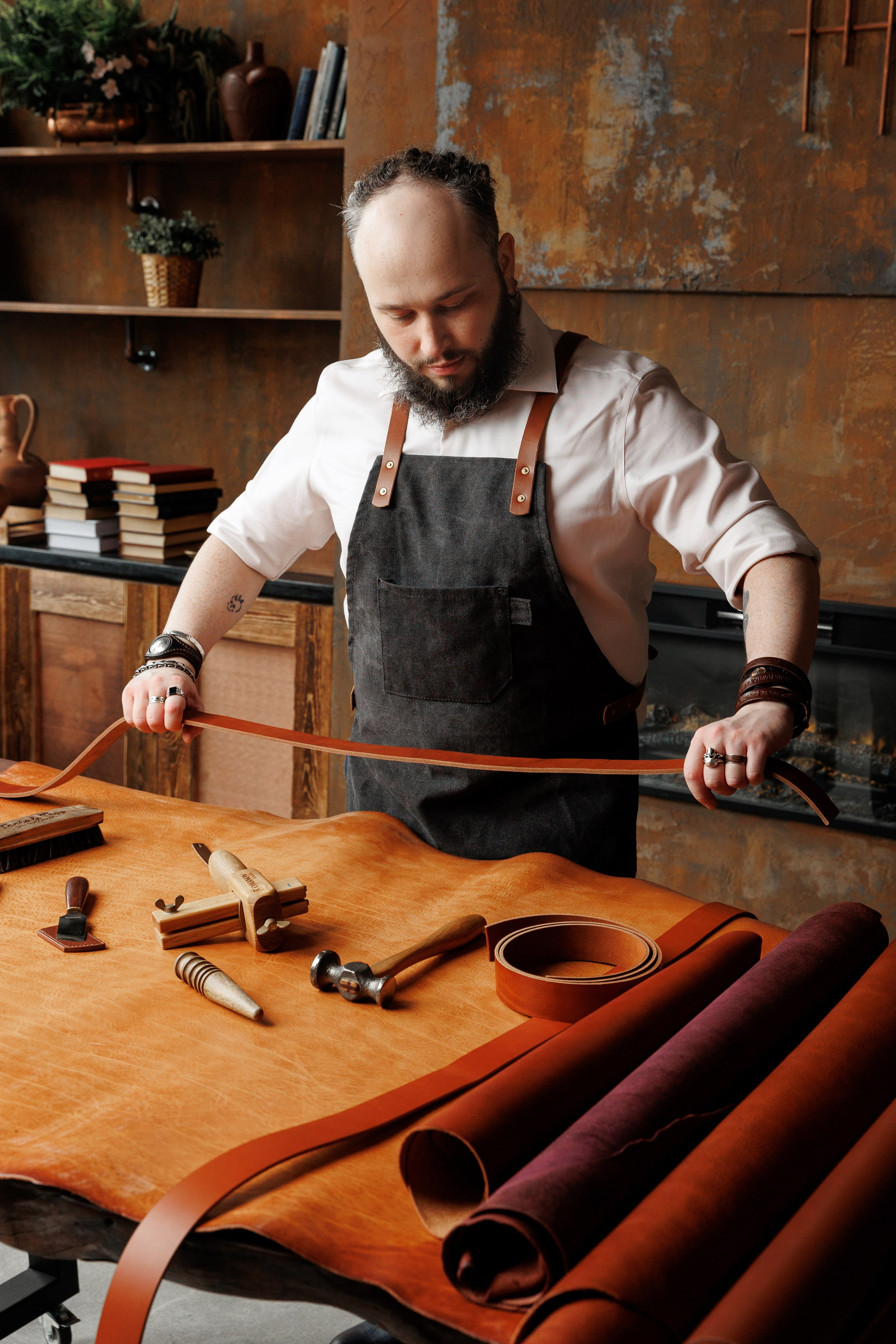 Андрей мастер по работе с кожей. Фотограф Щелково/ Москва Татьяна Жучкова
