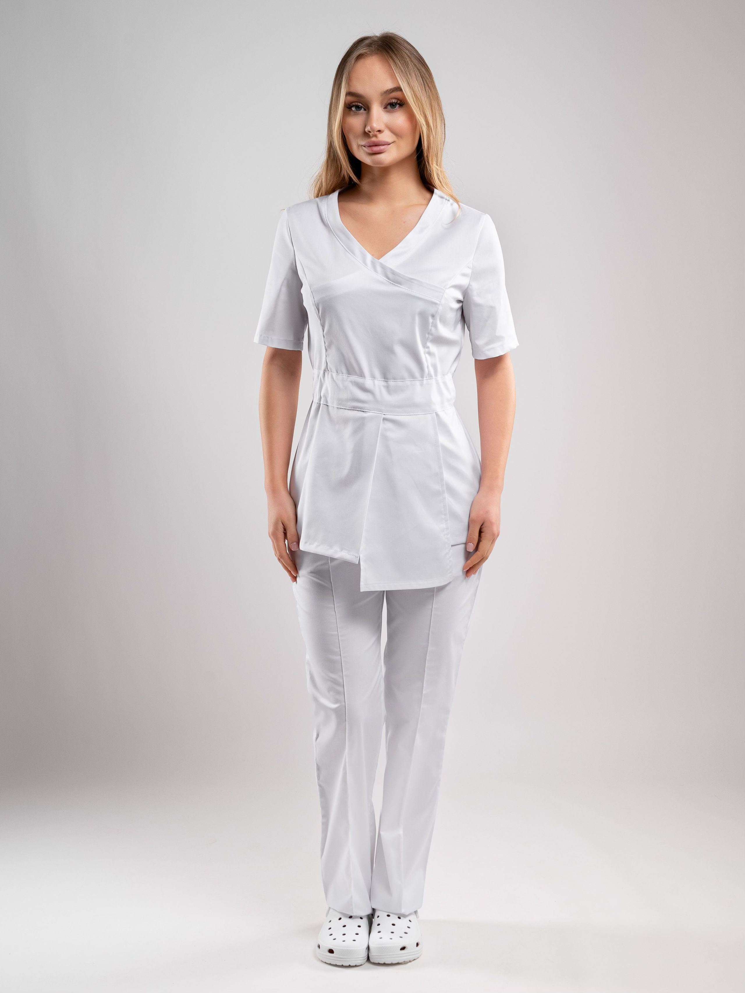 Медицинские костюмы. Предметный фотограф, фото для маркетплейсов Пятигорск, КМВ