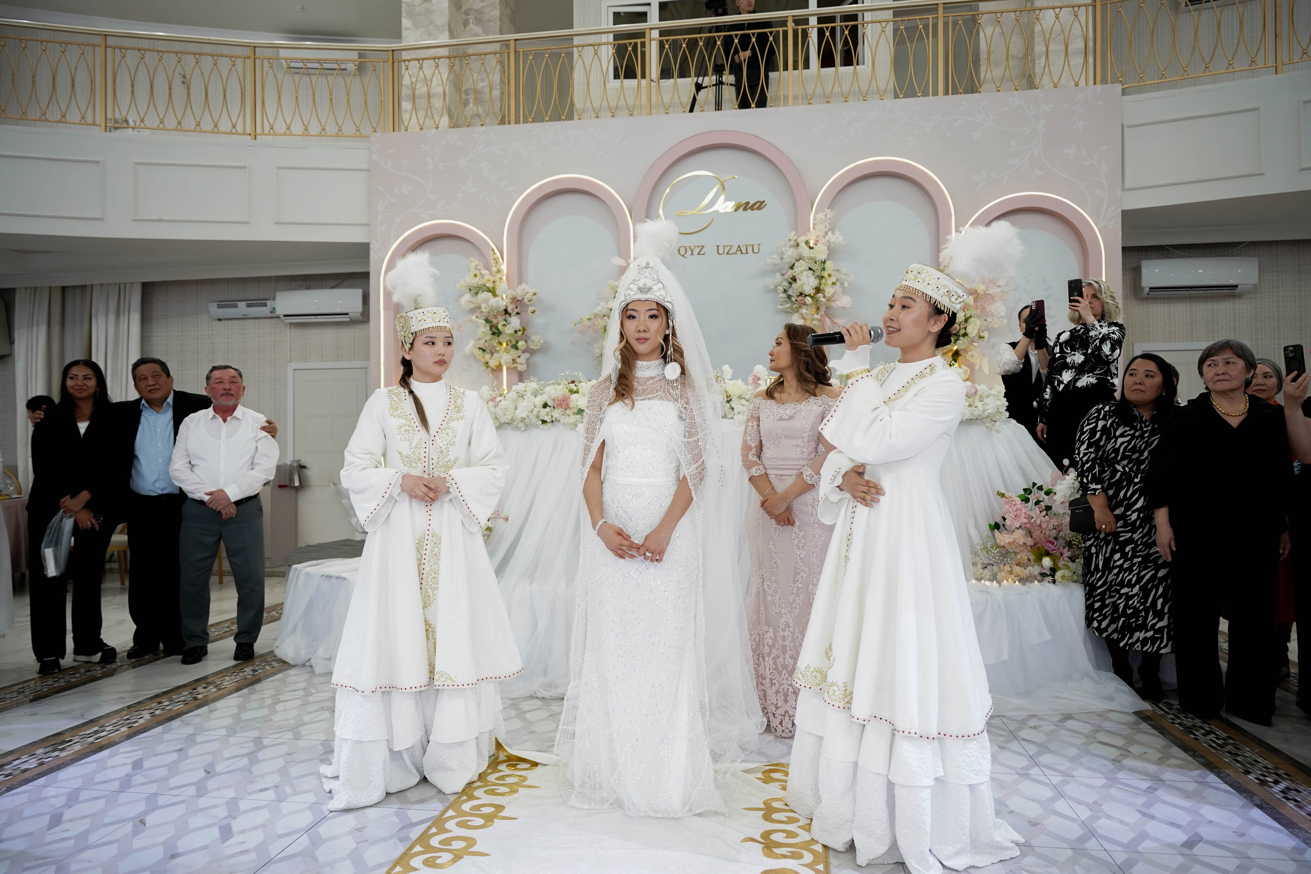 Dana uzatu. Фотограф Ернар Ержанов