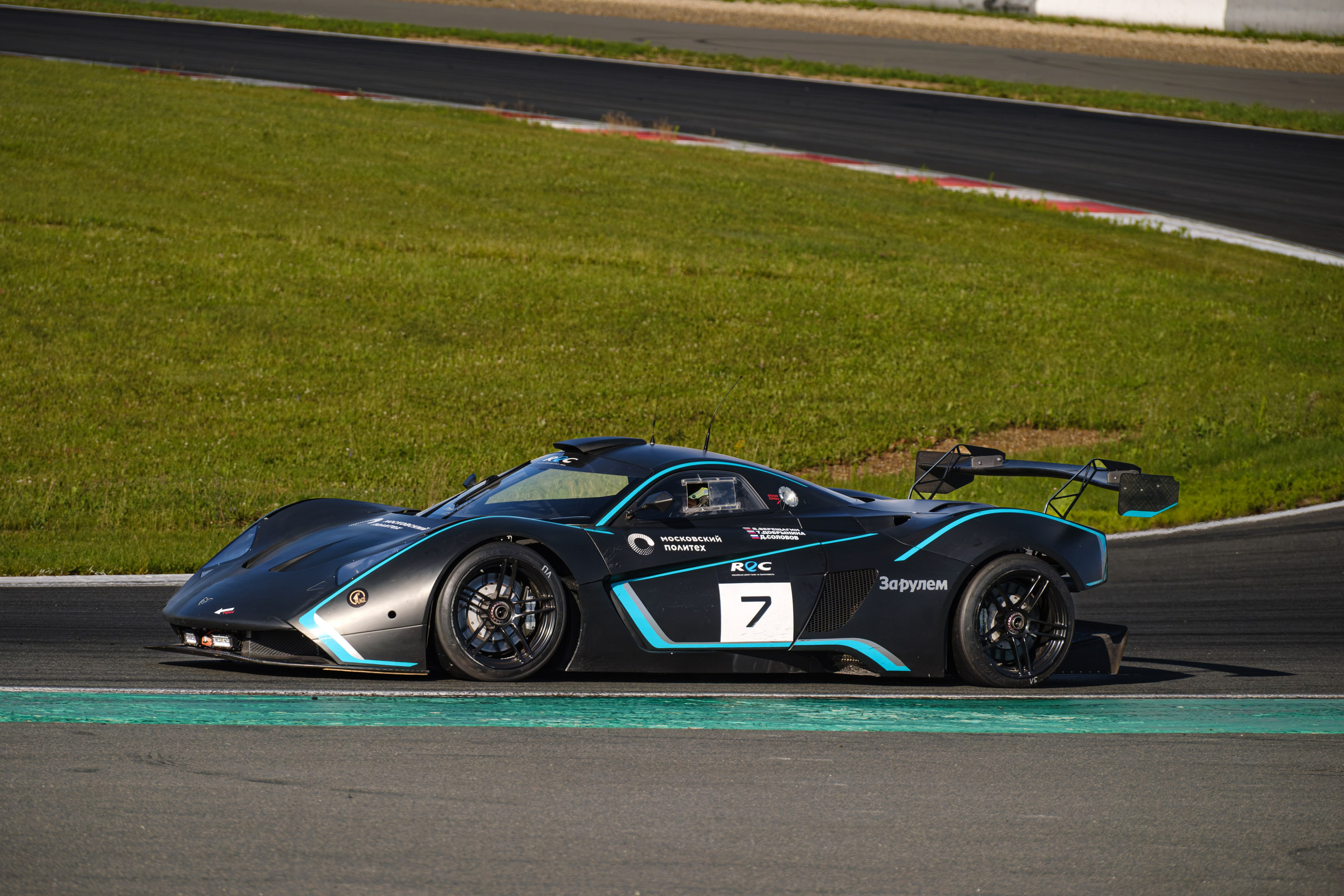 Российская серия гонок на выносливость. Авто и мотоспорт — фотограф Антон Медведев iCoguar