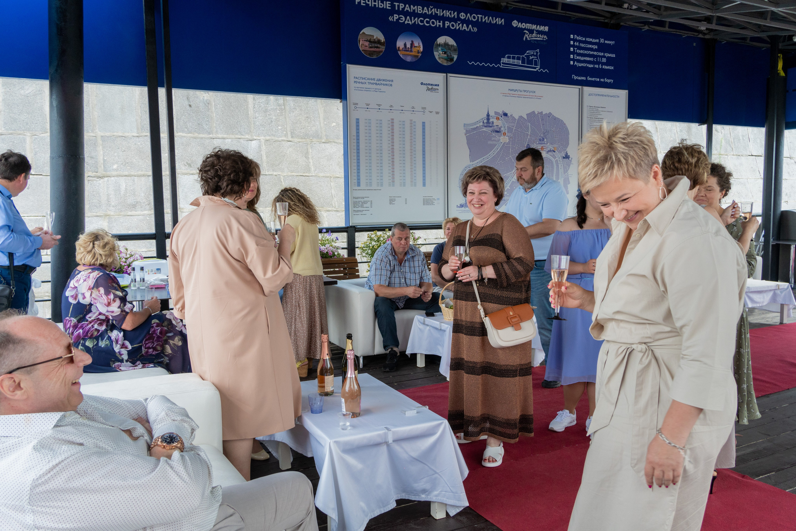 Юлия и Сергей. Регистрация на кораблике. Репортажный и интерьерный фотограф Александра Солдатова