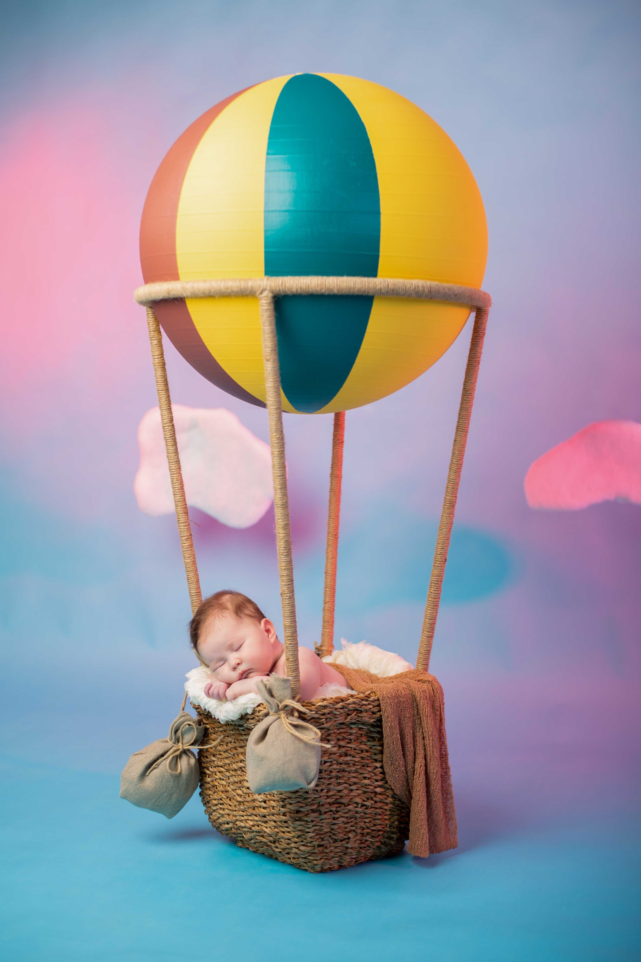 Новорожденные и младенцы. Фотостудия Алматы. Фотосъемка Алматы. Фотосессия Алматы. Фотокурсы. Обучение фотографии. Аренда студии