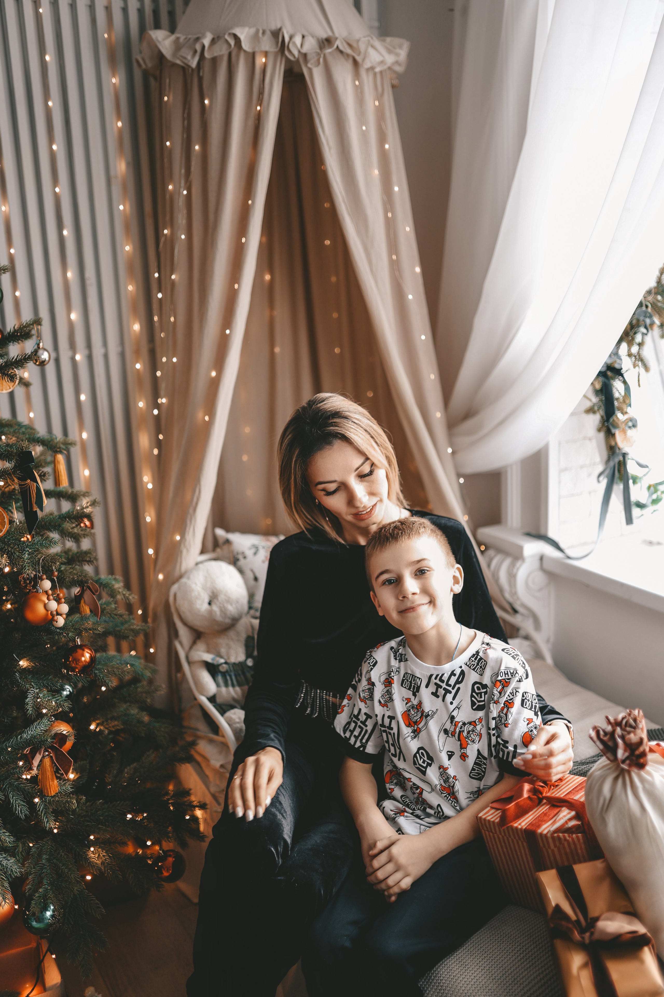 Счастье у ёлки. Мария Добычина — профессиональный фотограф Крыма, Ялты и Севастополя