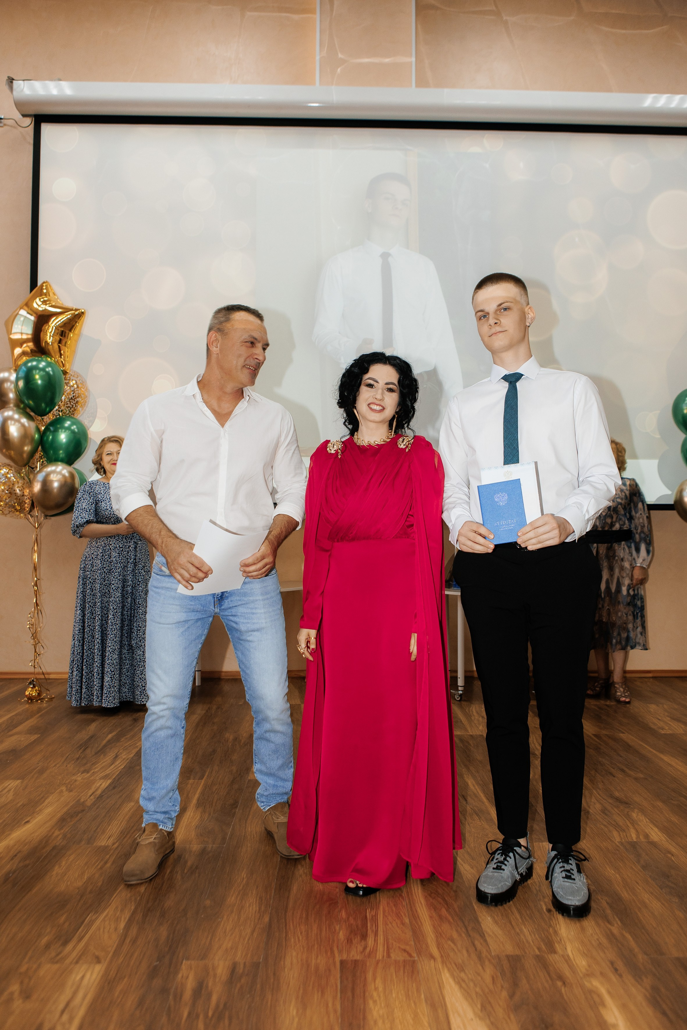 Выпускной Гимназия 12 2024 г. Свадебный и портретный Фотограф в Липецке Дмитрий Котюков