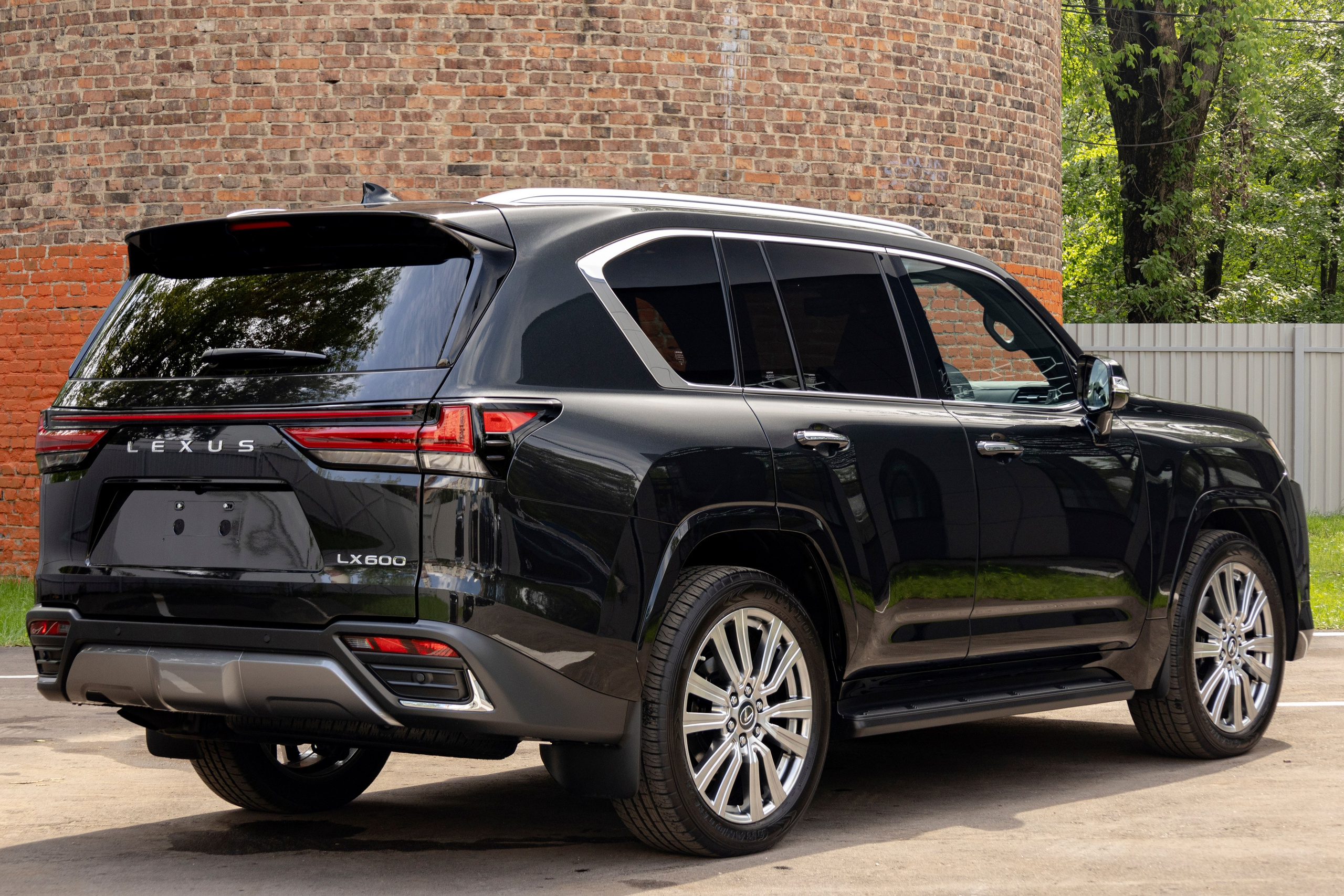 Фотосессия с мотоциклами и автомобилями. Предметный фотограф в Москве и Московской области