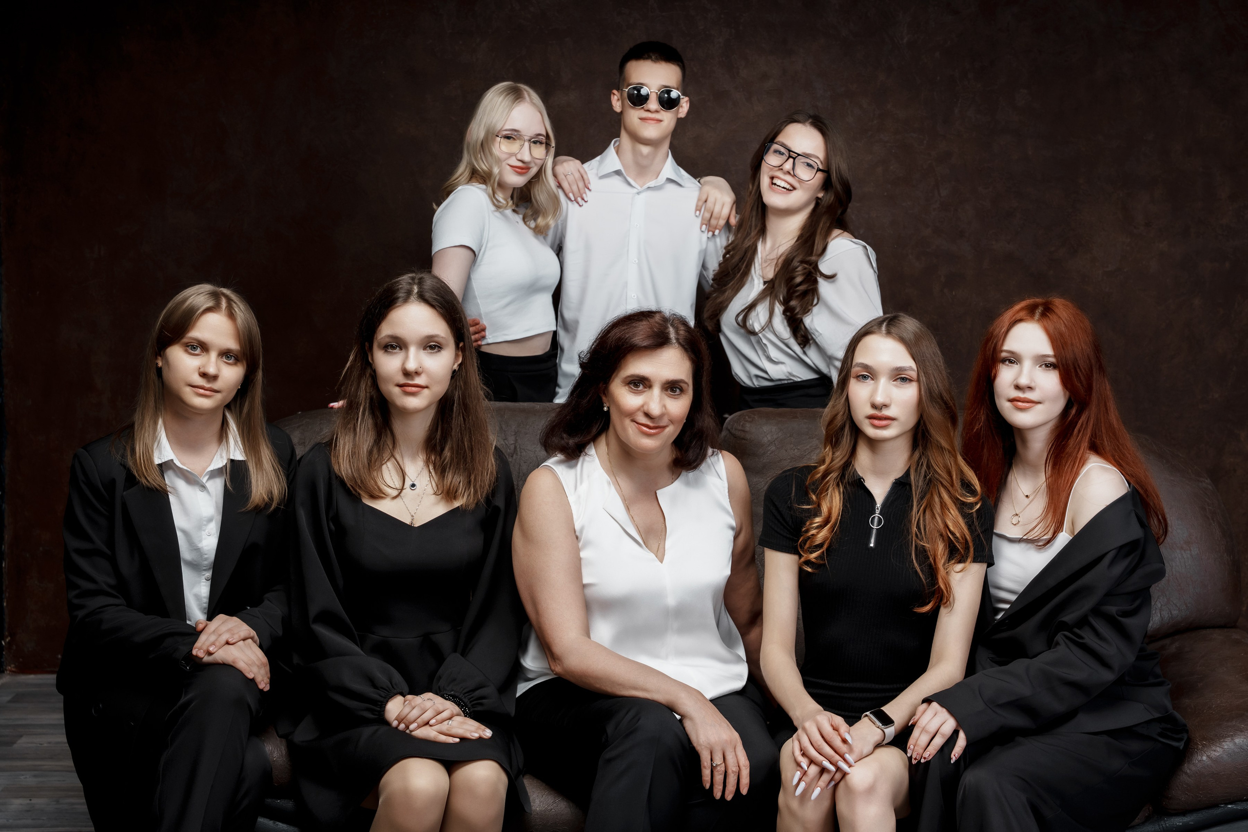 Темная локация в студия Фотоотдел. Ольга Плаксина фотограф в Саратове