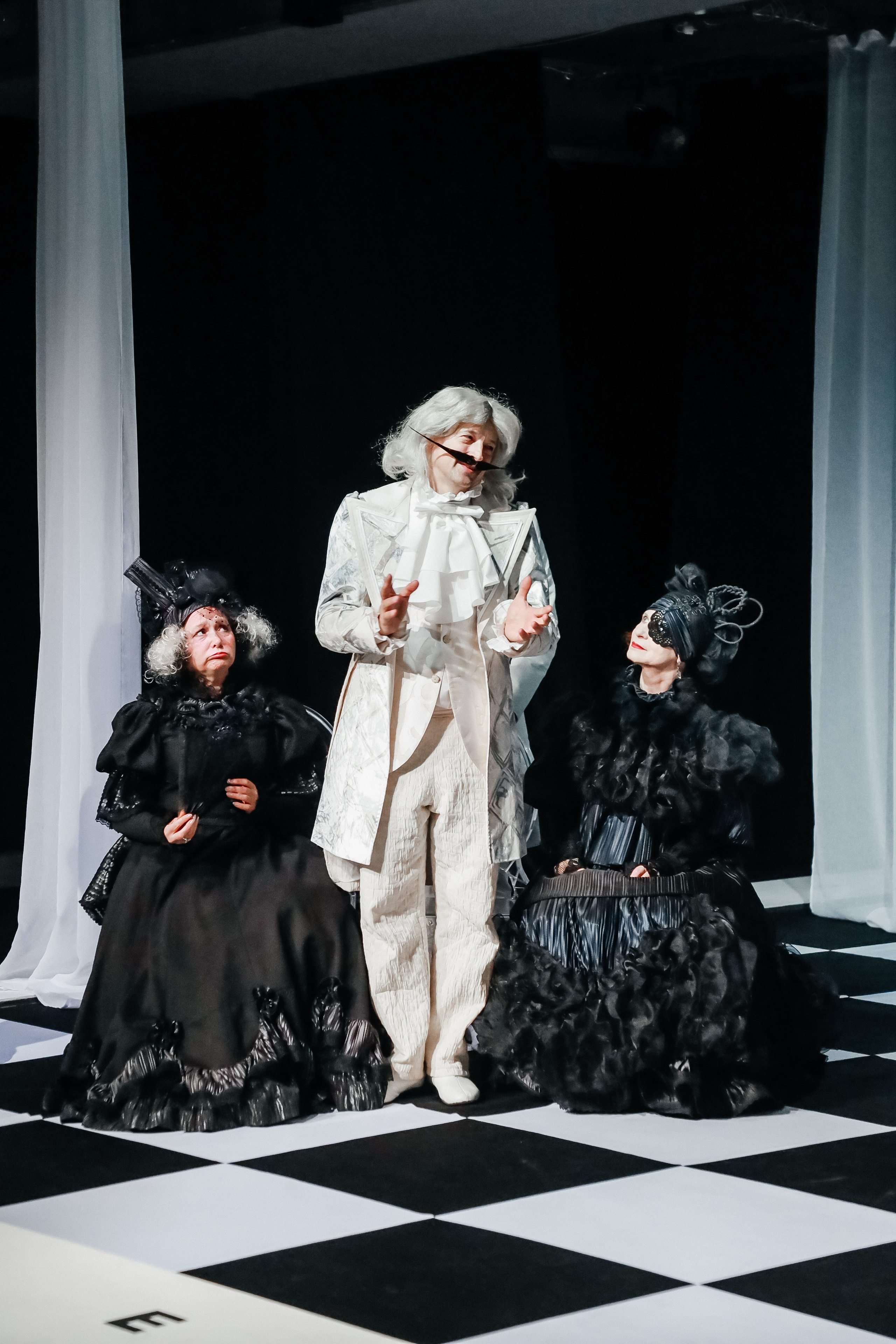 «Дядюшкин сон». Молодёжный театр алтая. Режиссер Дарья Камошина. Фоторепортаж. Театральная фотосъёмка