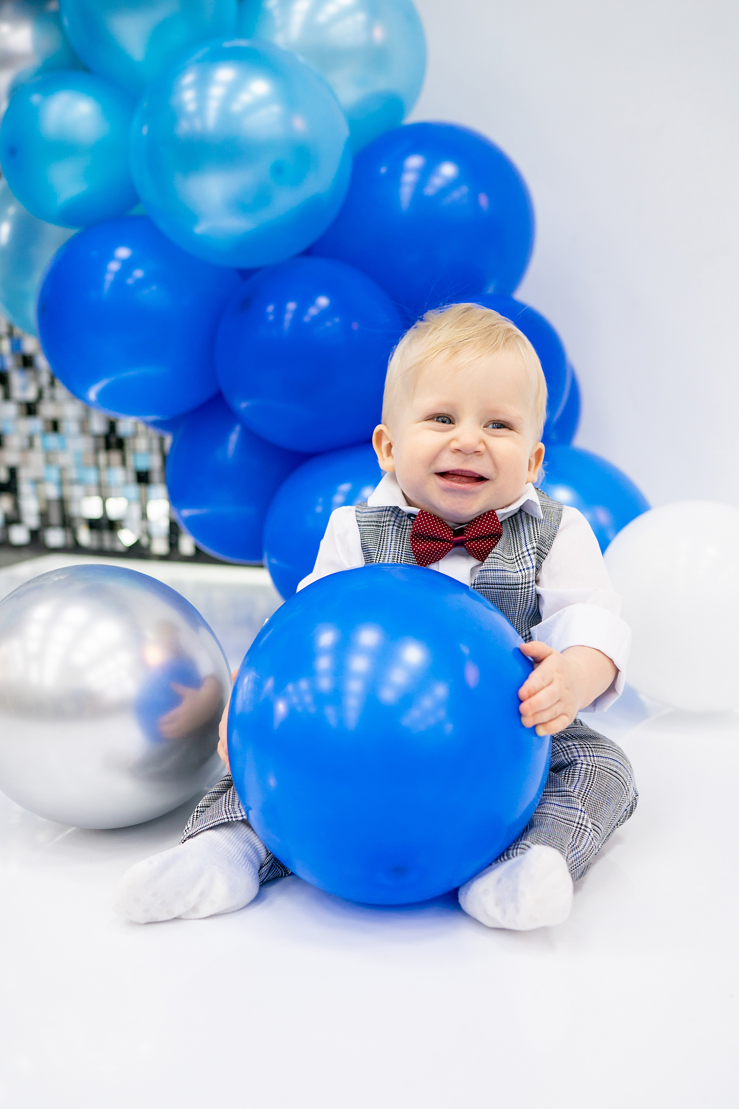 Годик Артему. Фотограф на Крещение и Венчание в Красноярске Рамазанова Юлия