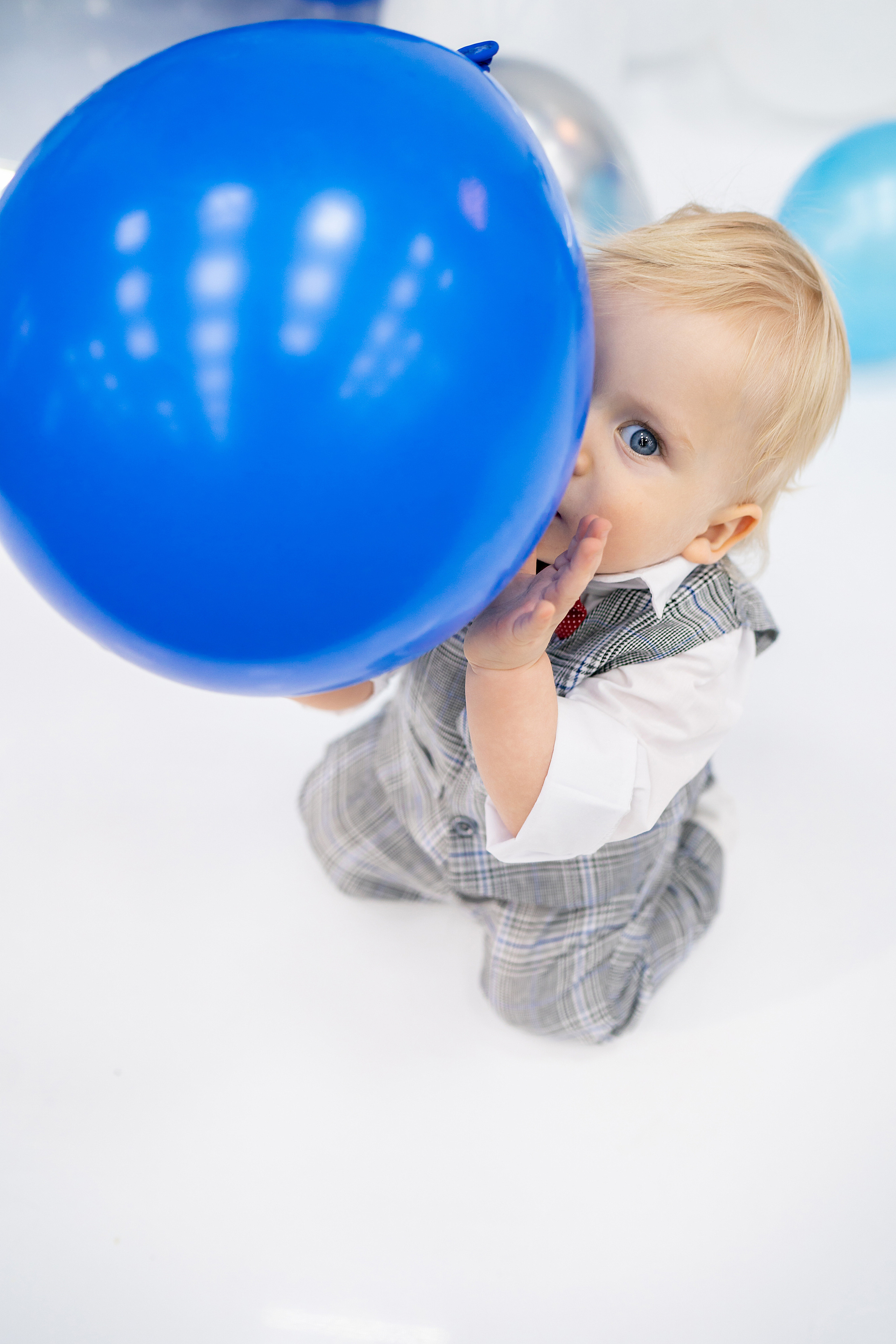 Годик Артему. Фотограф на Крещение и Венчание в Красноярске Рамазанова Юлия