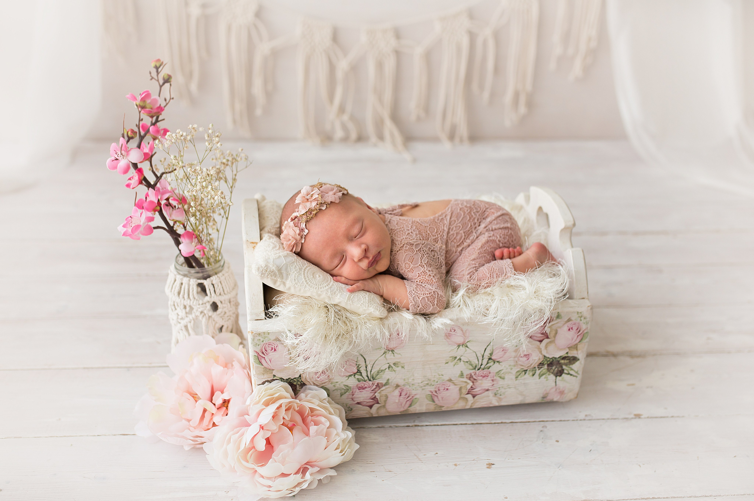 Фотосессия новорождённого. Фотограф новорождённых малышей и детский фотограф В Казани Лана Максим