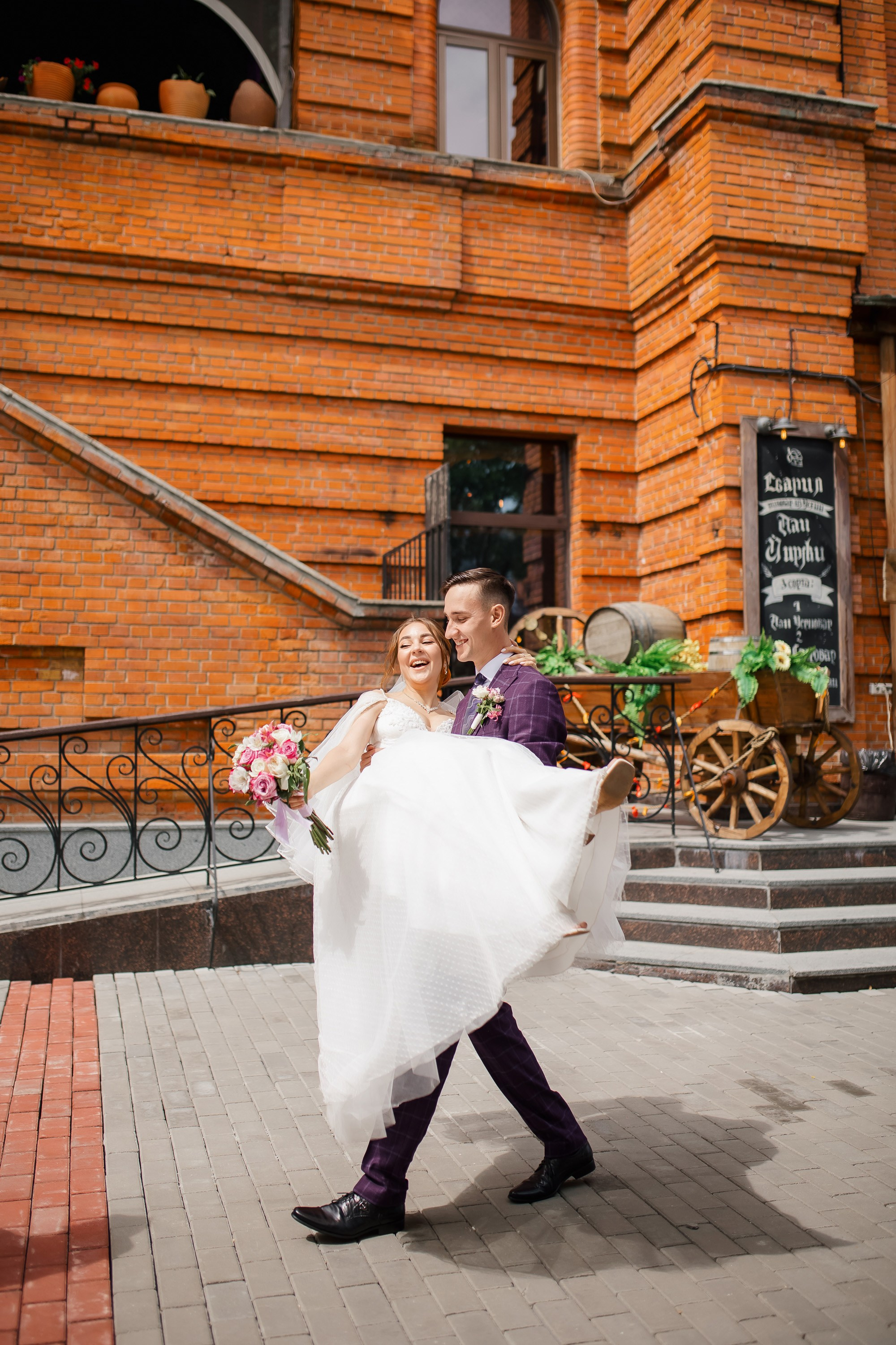 Ксения и Максим. Сборы Sopka. Прогулка по городу. Свадебный фотограф в Хабаровске