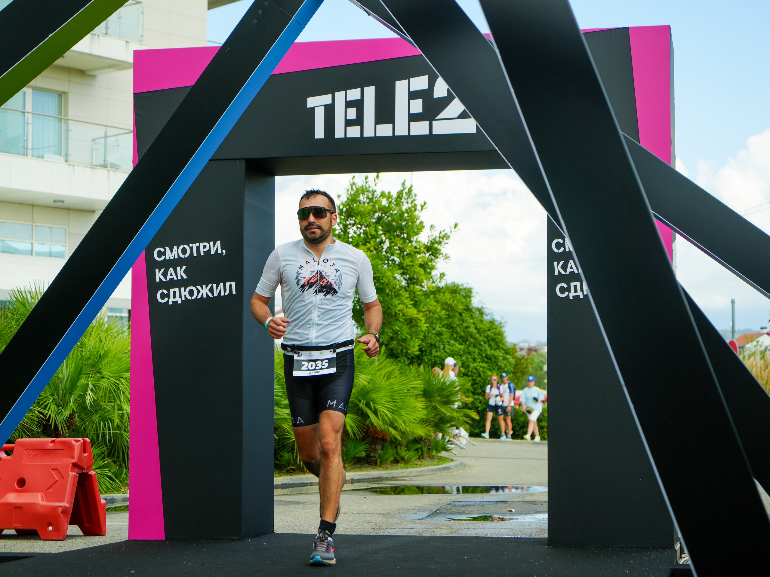 Фотоотчет партнерской интеграции для компании TELE2 на фестивале Ironstar. Репортажный фотограф в Красной Поляне и Сочи Павлюченко Екатерина