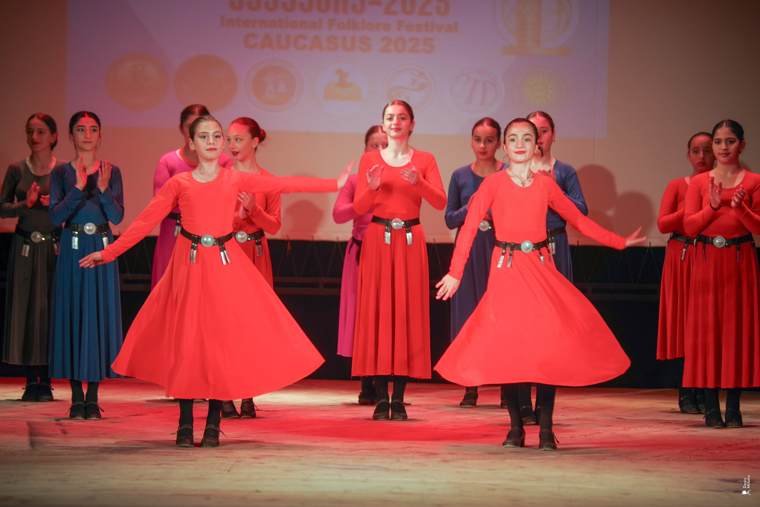 Танцы в прекрасном Они. Портретный фотограф Денис Милютин