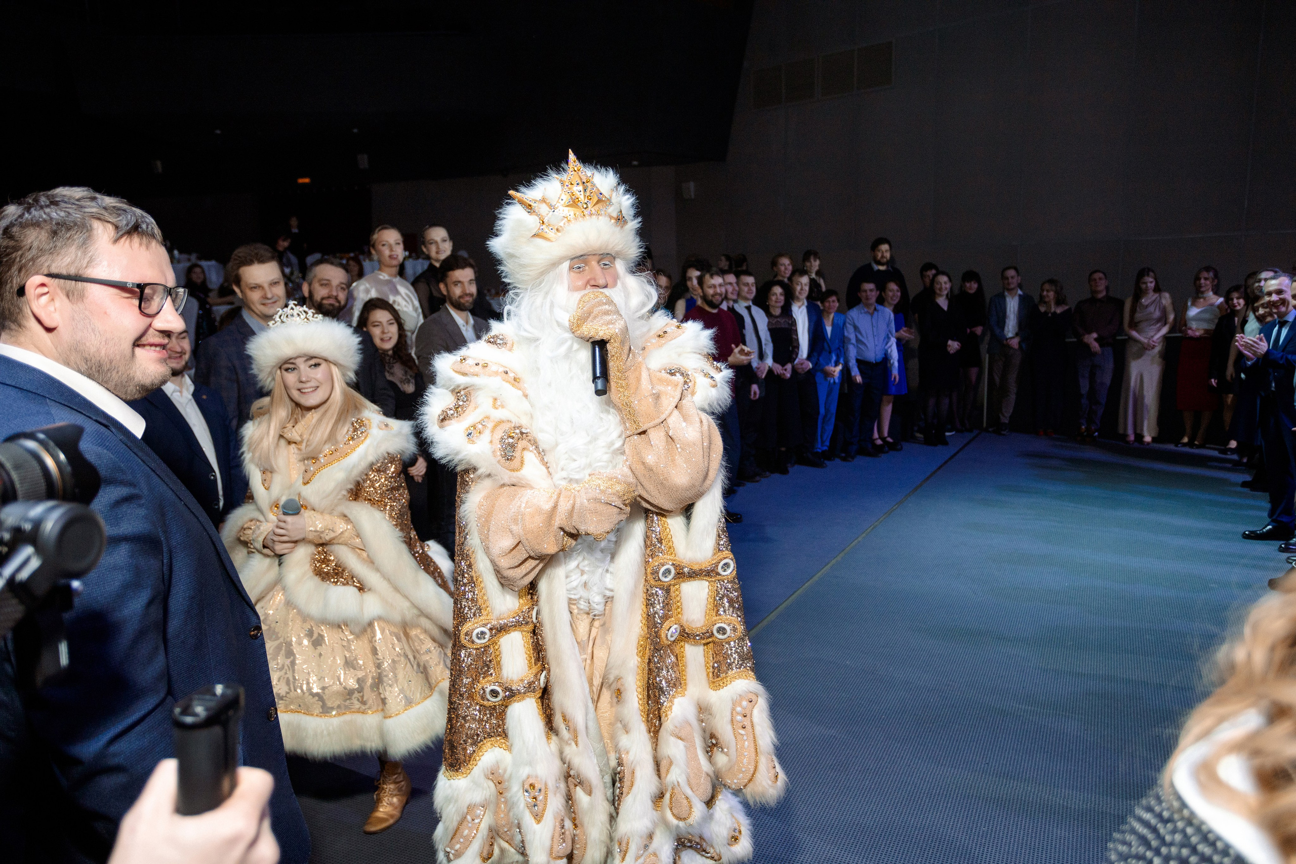 РЕПОРТАЖ: НОВЫЙ ГОД В ДК МЕТАЛЛУРГ. Профессиональный фотограф в Ижевске Леша Петров