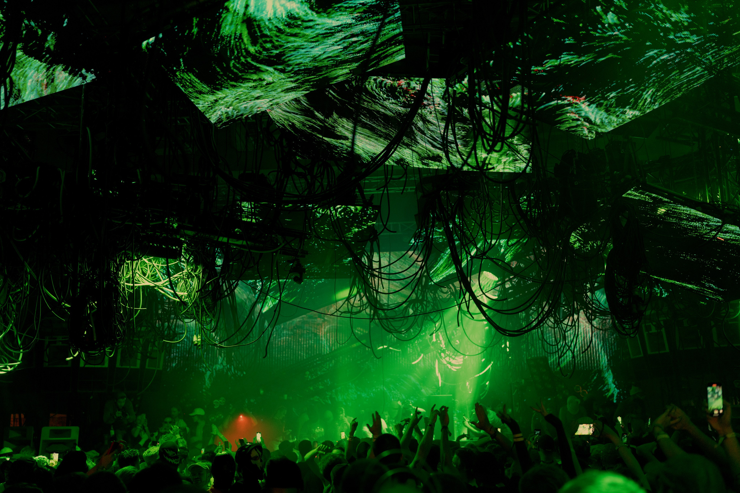 Outline 2024. @tomrus: Рустам Шагиморданов — фотограф