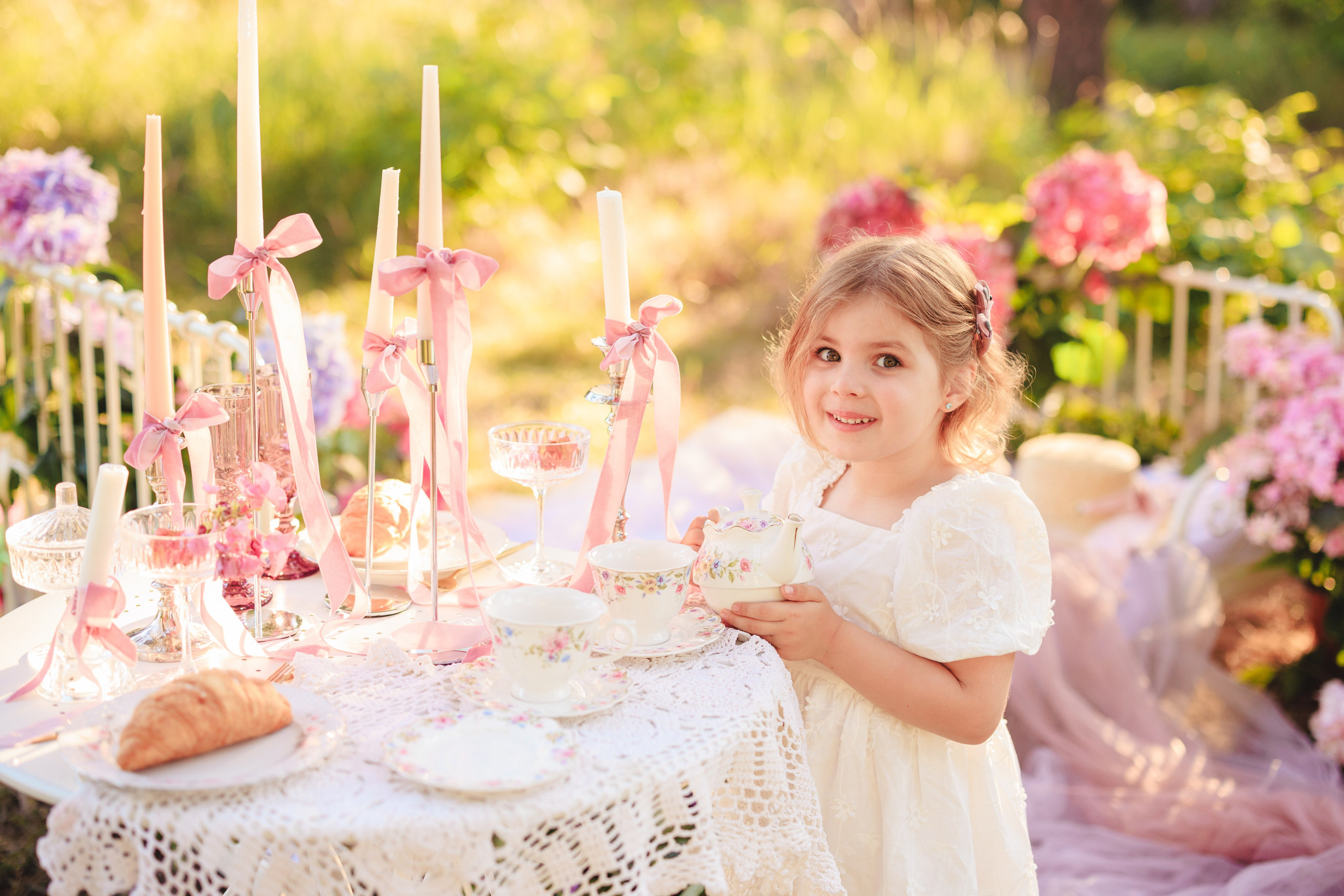 Цветочная кровать с кроликами. Семейный и детский фотограф в Краснодаре Анна Трашкова