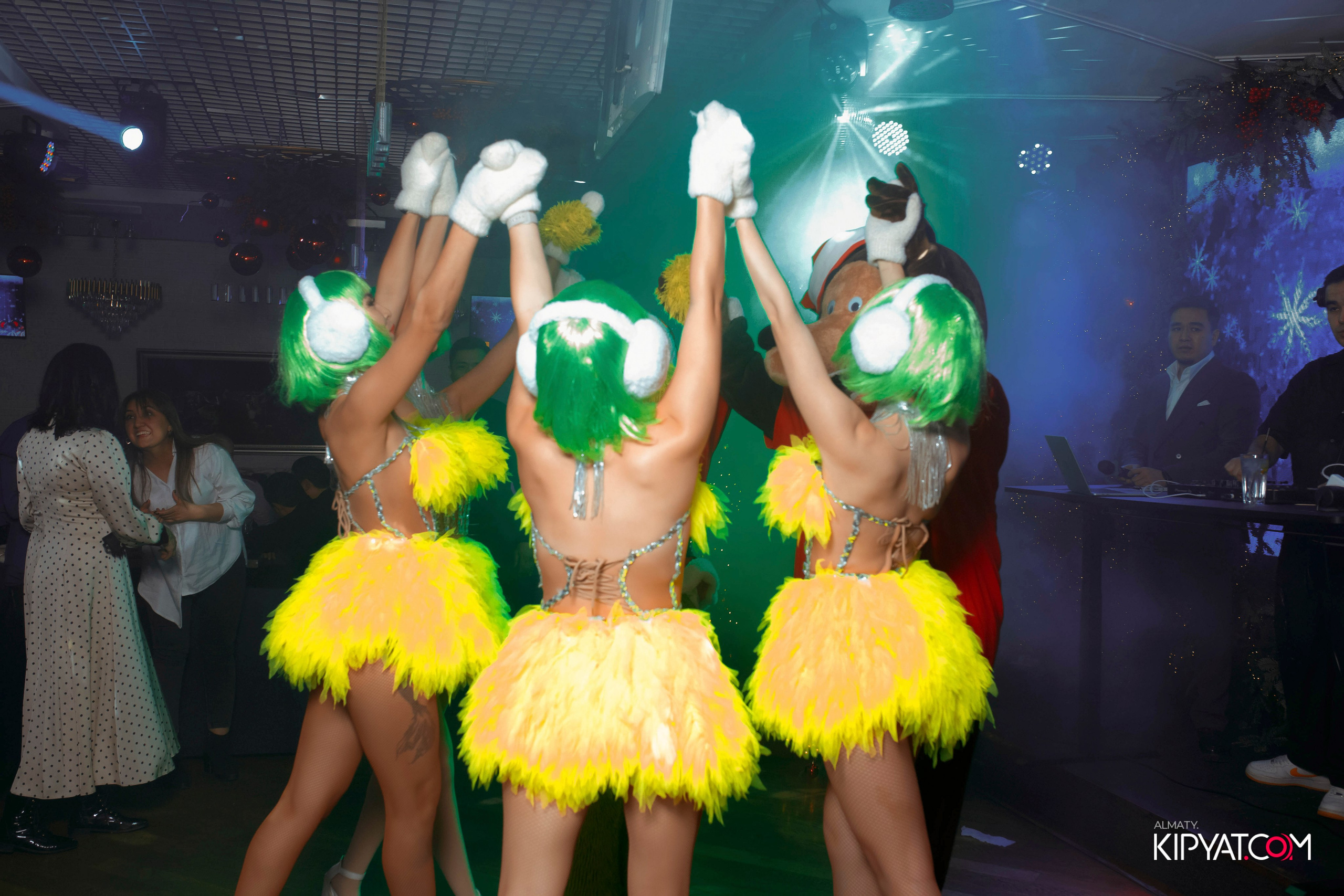 УХО И МЕДВЕДЬ НА КУРМАНГАЗЫ. КИПЯТКОМ АЛМАТЫ! Фотосъемка мероприятий в Алматы