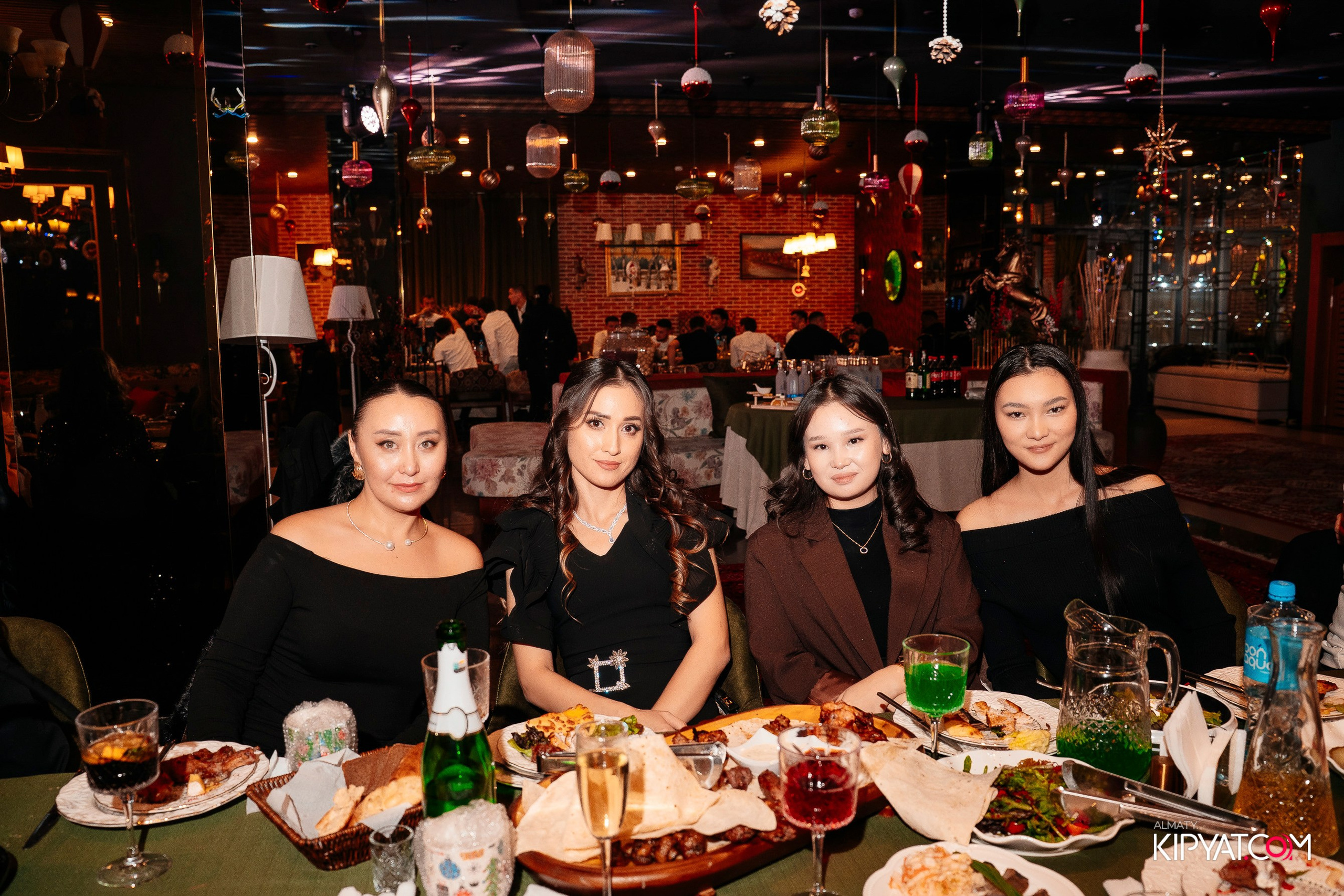 РЕСТОРАН ВЕСЕЛИДЗЕ НА ШЕВЧЕНКО. КИПЯТКОМ АЛМАТЫ! Фотосъемка мероприятий в Алматы